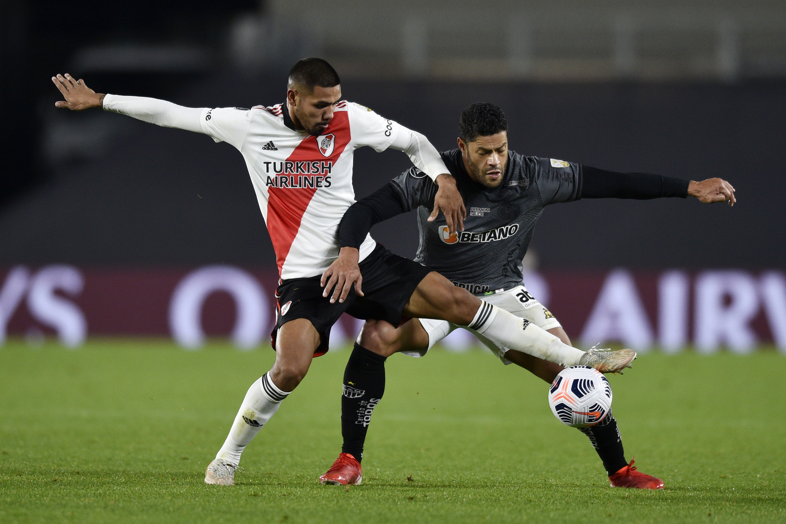 Decisões na Libertadores e Champions: como assistir os jogos desta quarta -  Placar - O futebol sem barreiras para você