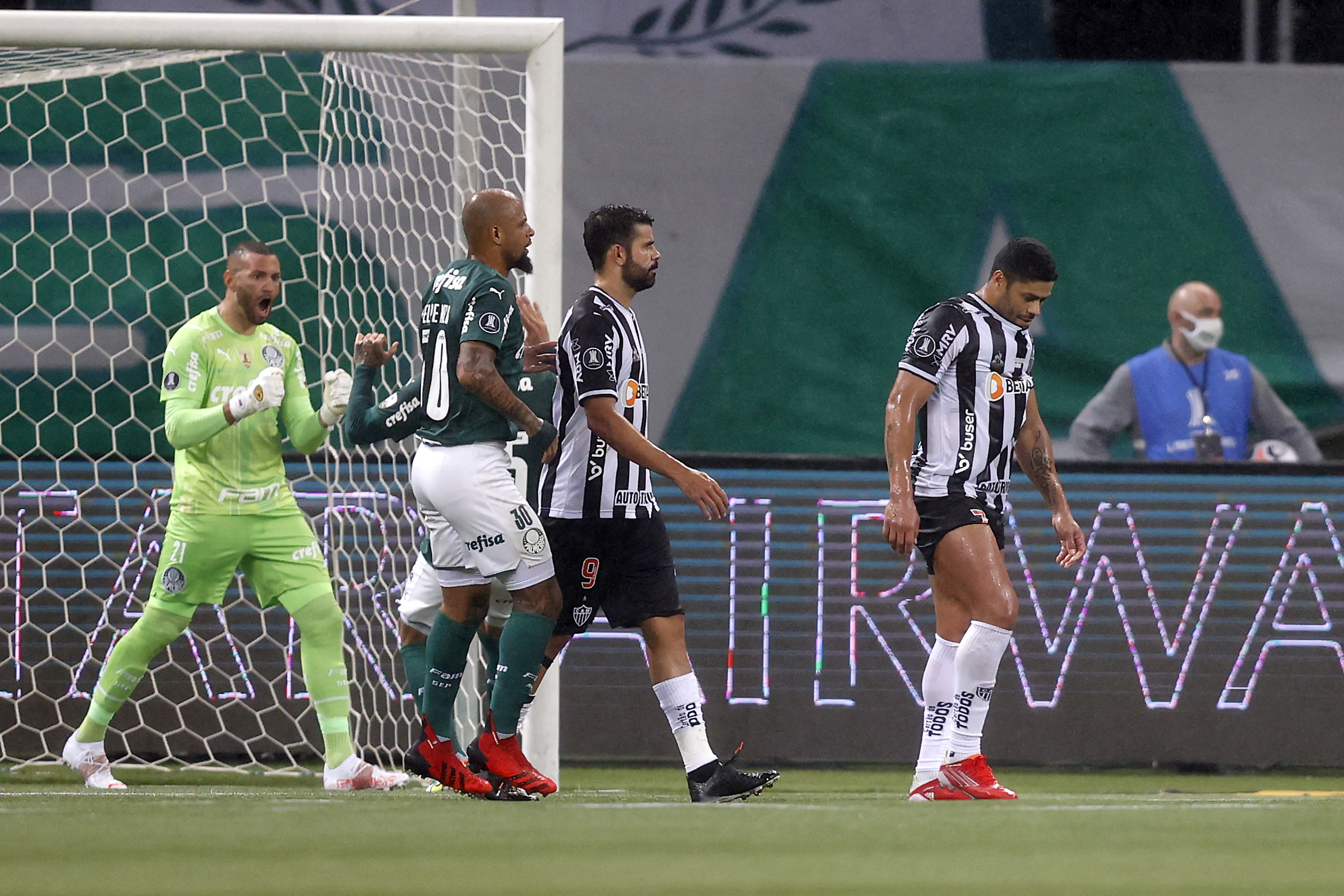 Atlético-MG x Palmeiras: Galo quer revanche para salvar temporada