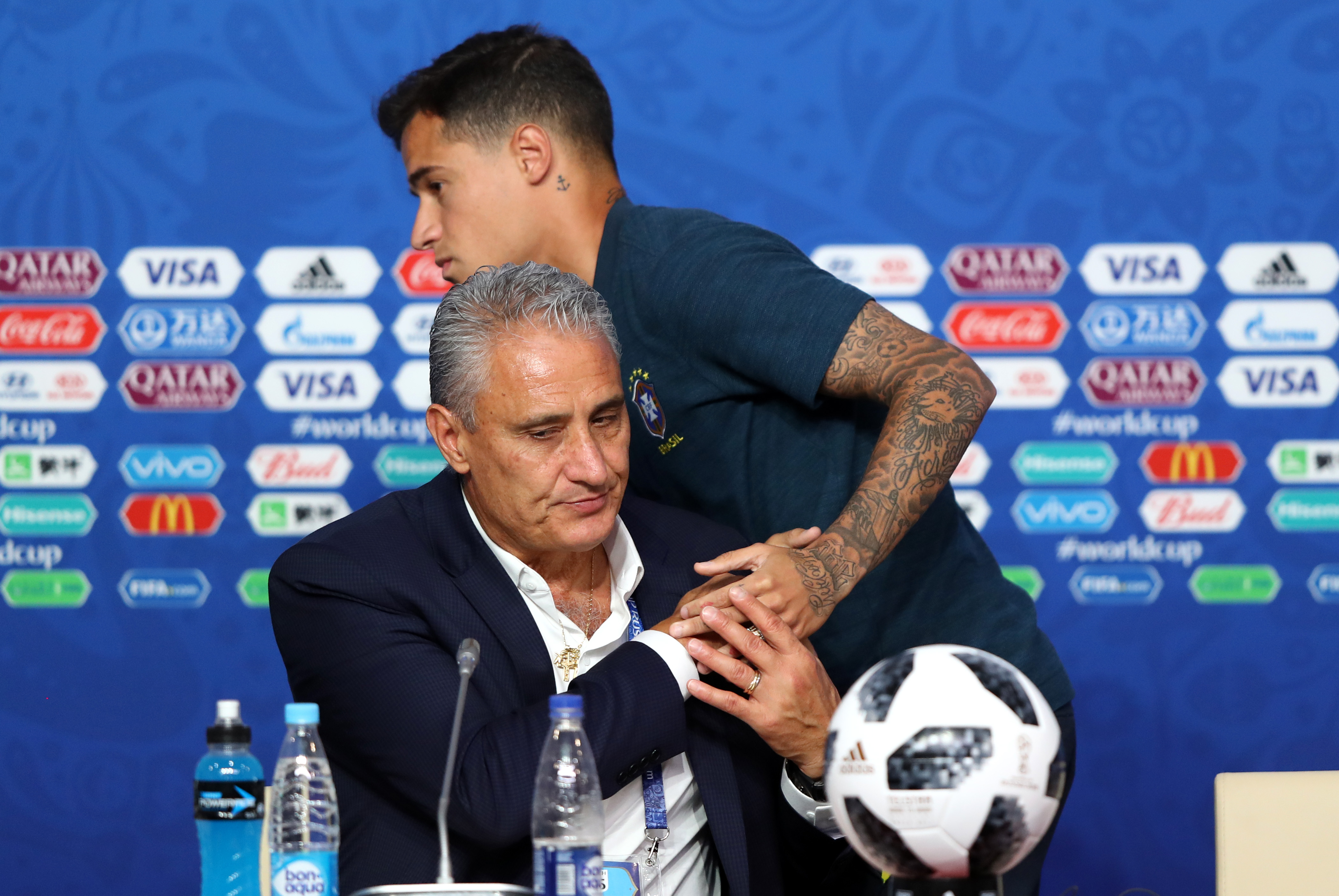 Tite busca soluções para a criação; ainda vale apostar em Coutinho?