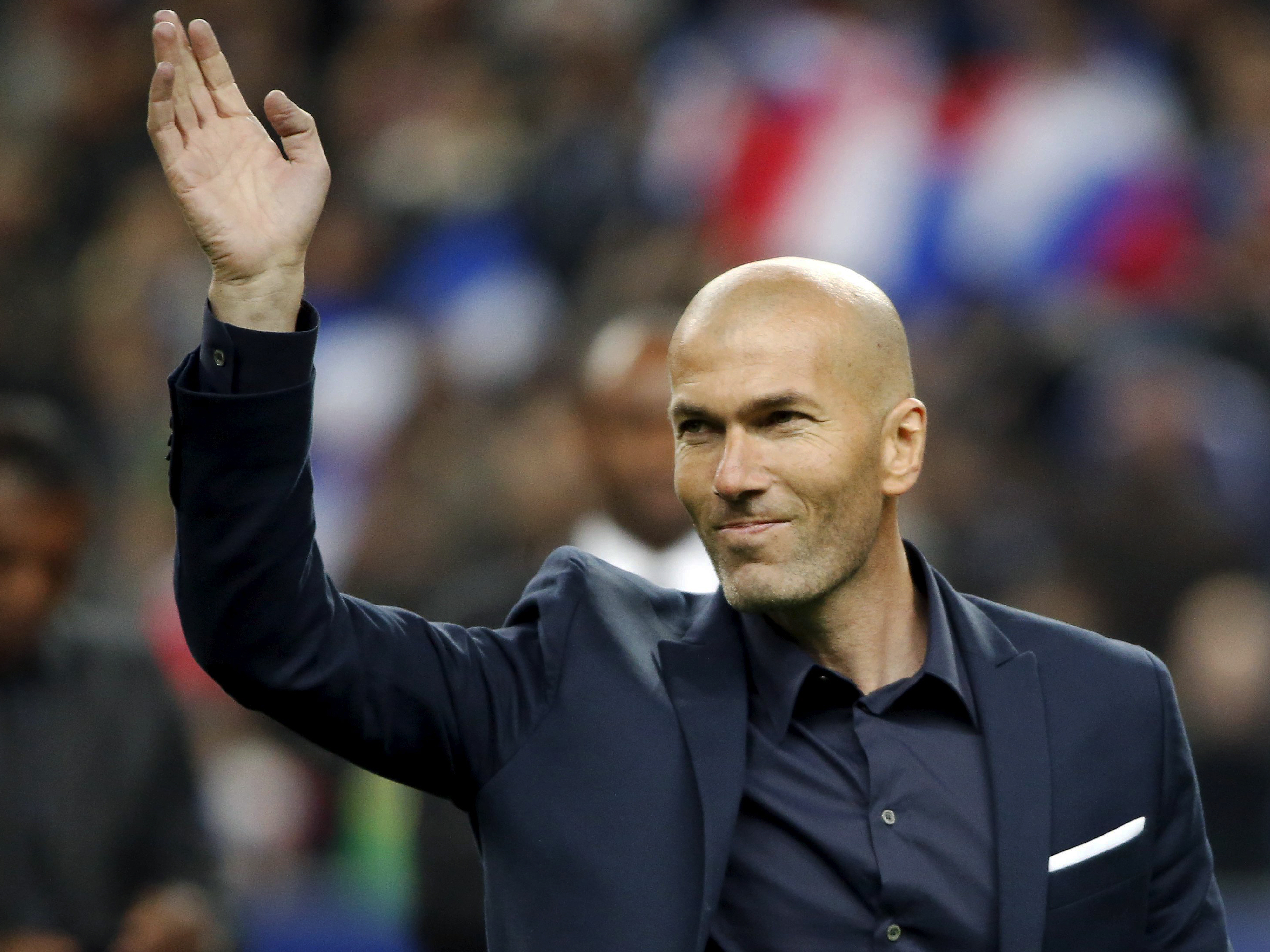 Zidane pode assumir o Real em caso de derrota no clássico, diz jornal