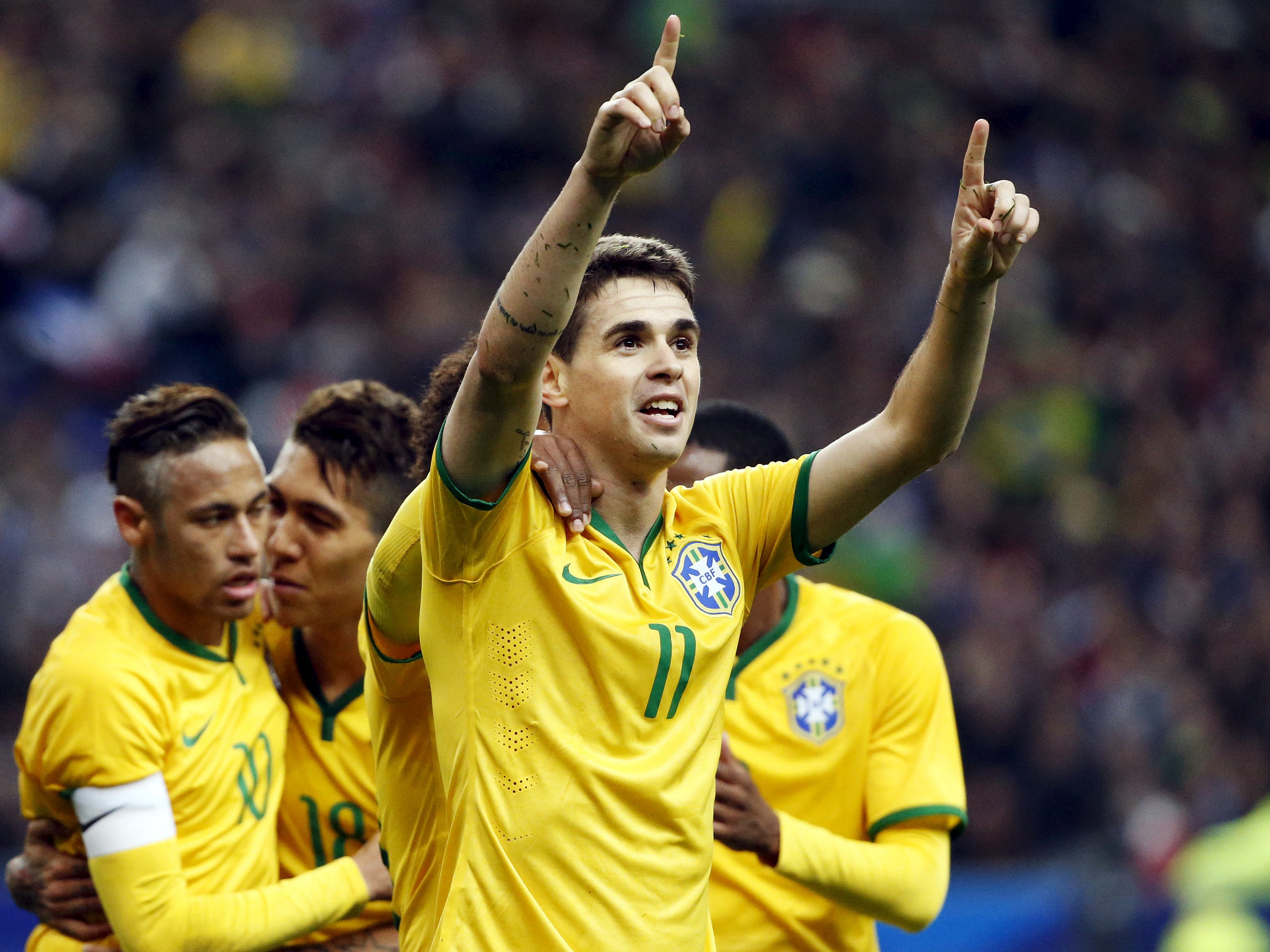 O meia Oscar é titular da seleção brasileira desde maio de 2012. Neste ano, marcou apenas um gol, contra a França, na vitória por 3 a 1, em março