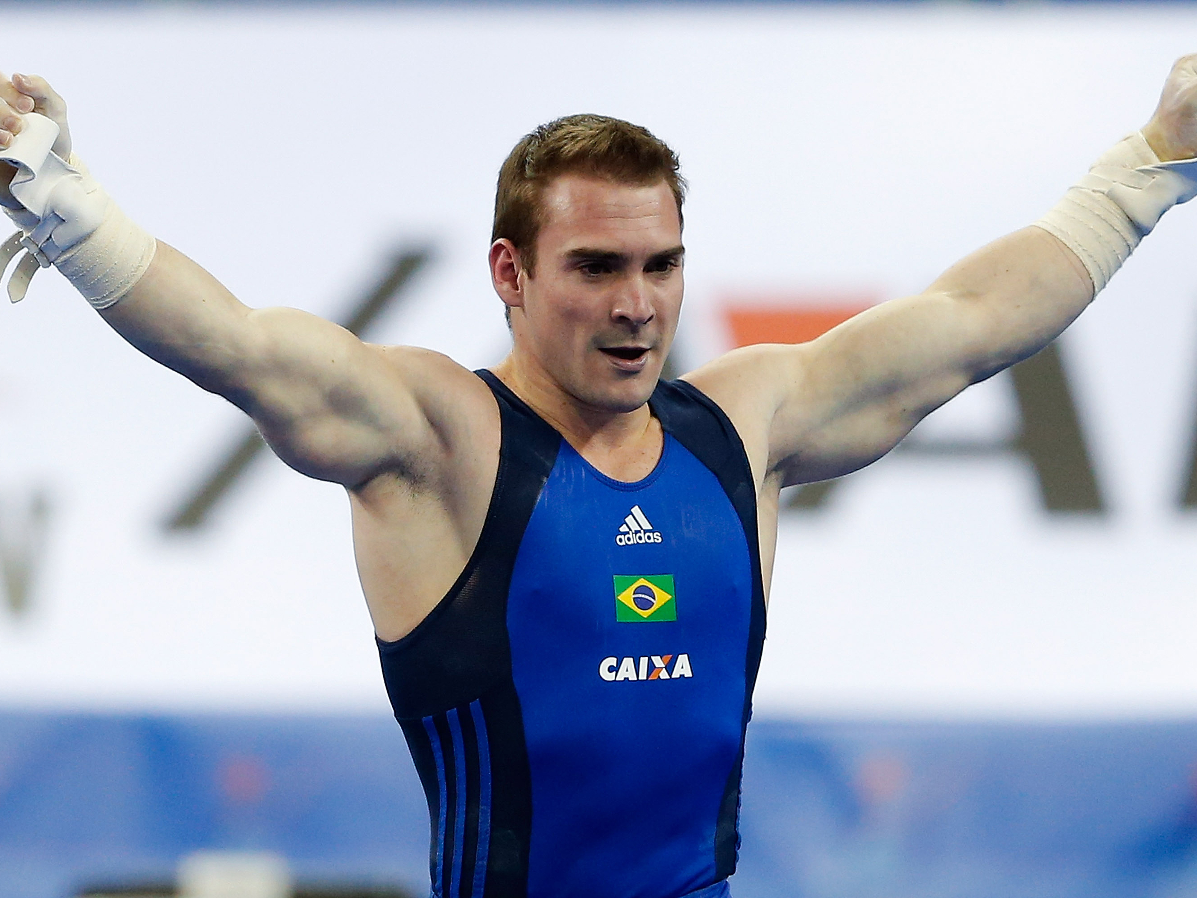 Arthur Zanetti festeja ouro na Alemanha e já mira Pan e Mundial