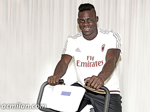 Balotelli terá cláusula de boa conduta em contrato no Milan