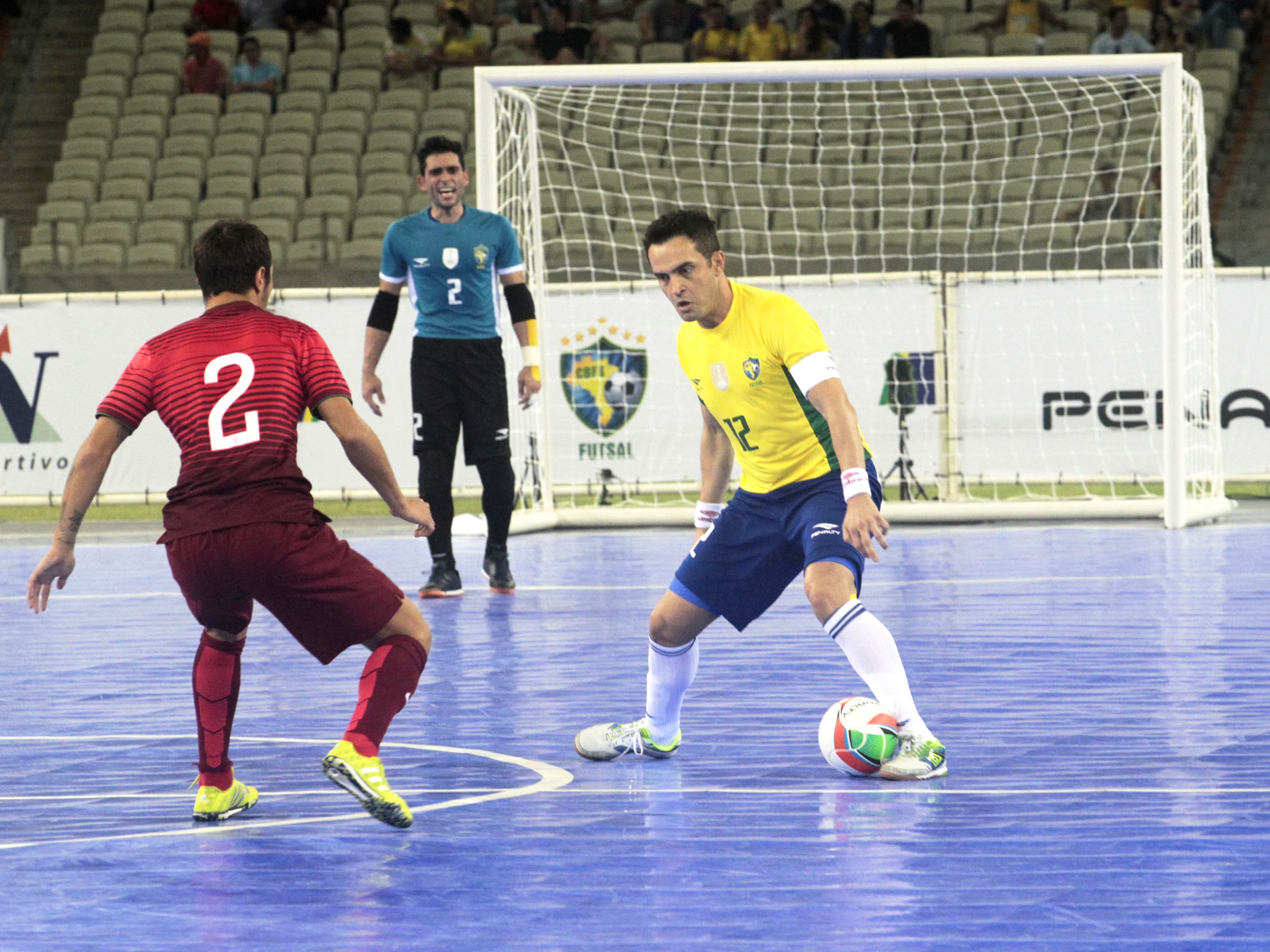 O jogador do Brasil, Falcão, durante a partida entre Brasil e Portugal válida pelo Desafio Internacional de Futsal 2015, no Estádio Arena Castelão em Fortaleza (CE)