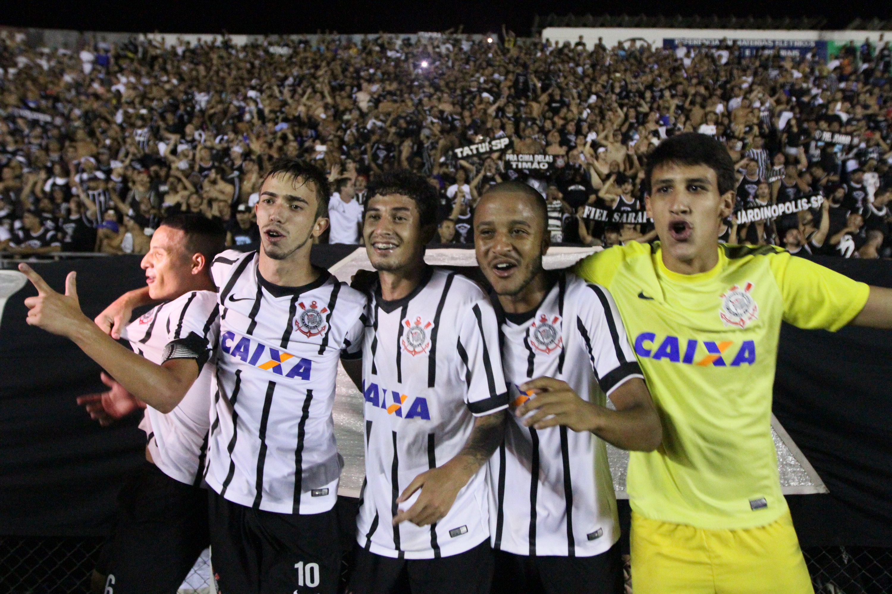 Copa SP: Corinthians bate São Paulo e pega zebra na final