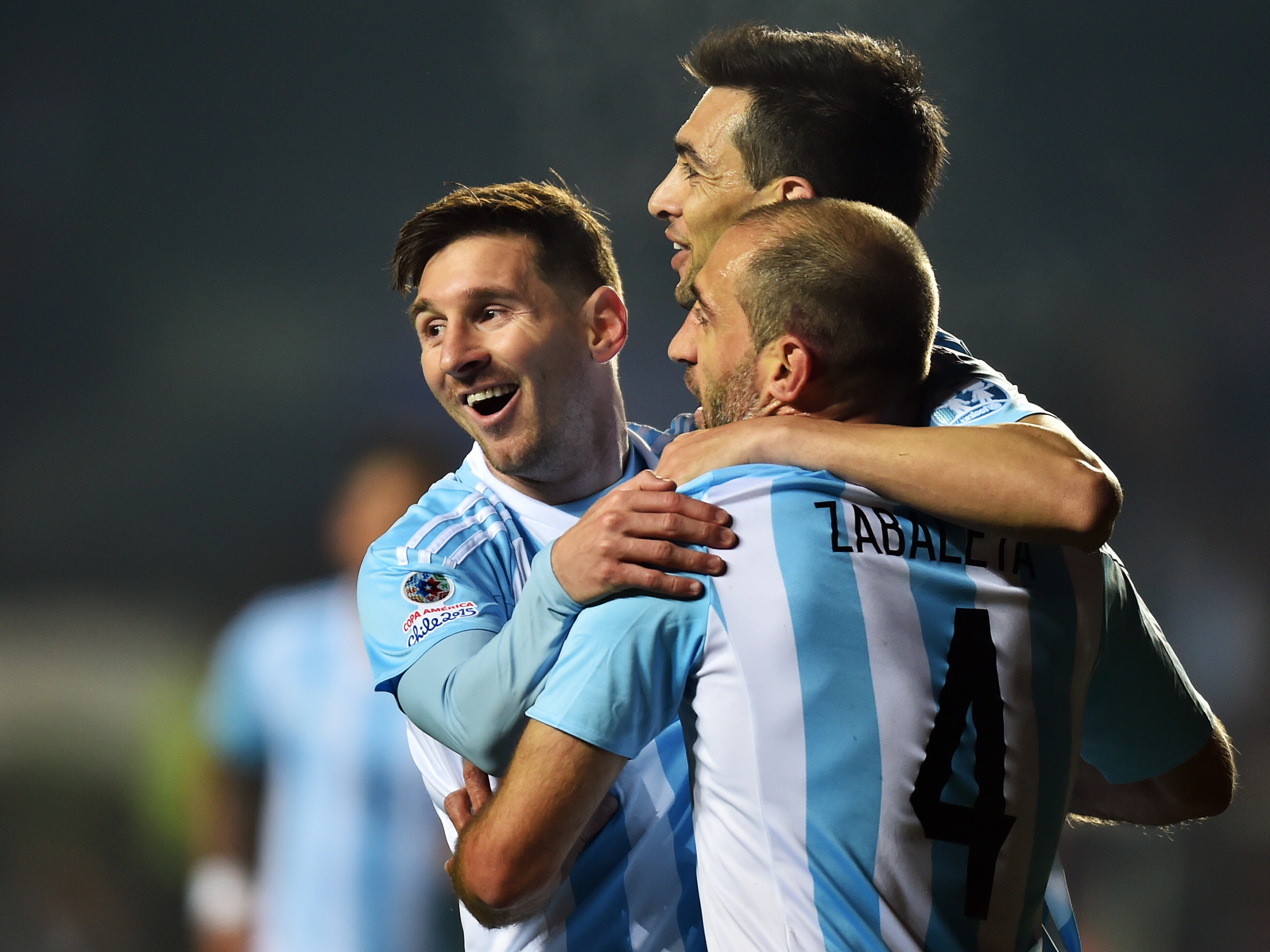 Argentina humilha Paraguai com 6 a 1 e decide Copa América contra Chile