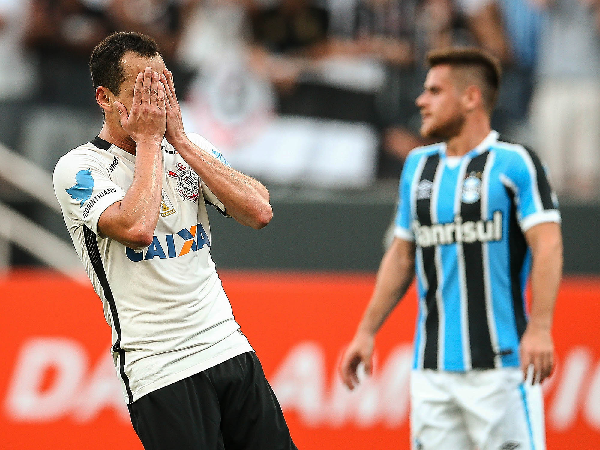 Corinthians erra nas finalizações e fica no empate sem gols com o Grêmio