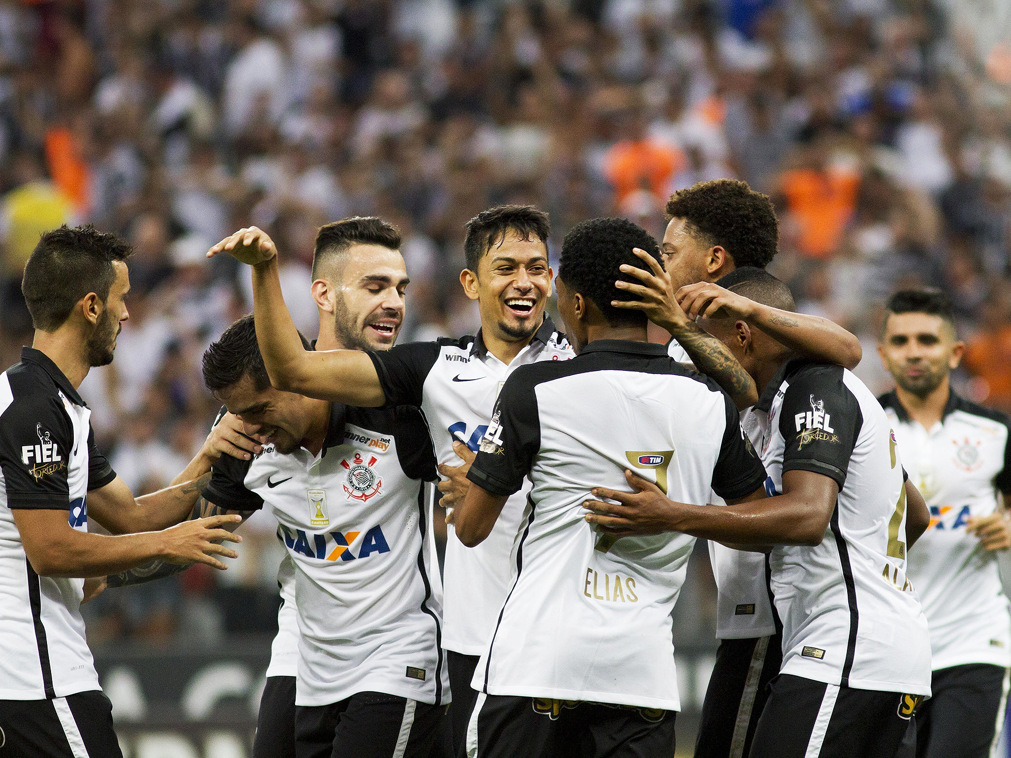 Com golaços, Corinthians atropela o Red Bull e vai a semifinal do Paulista