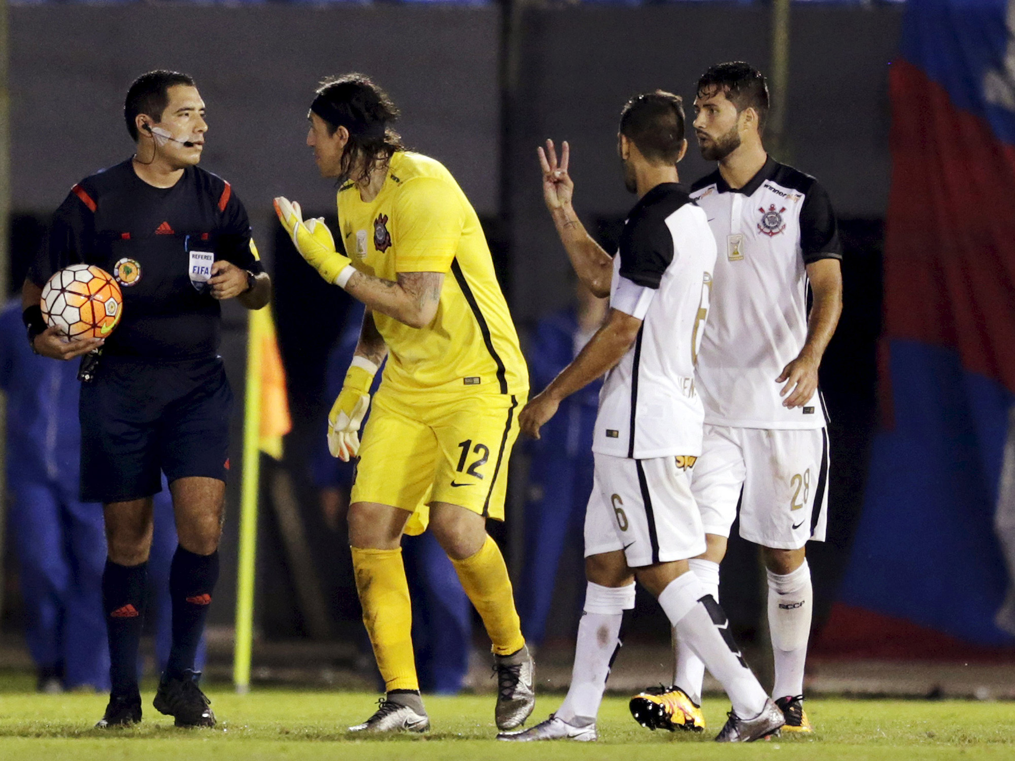 Corinthians culpa arbitragem – para esconder os próprios erros