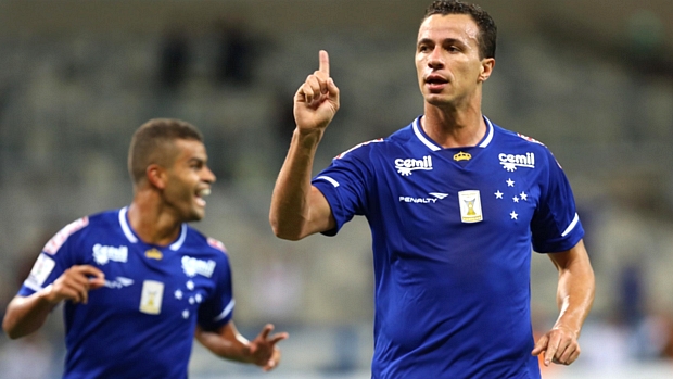 Cruzeiro vence pela Libertadores e fica mais perto da vaga