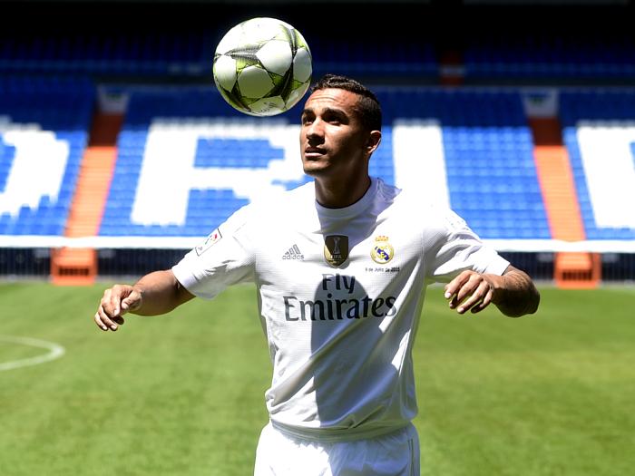 Lateral Danilo, da seleção, é apresentado no Real Madrid