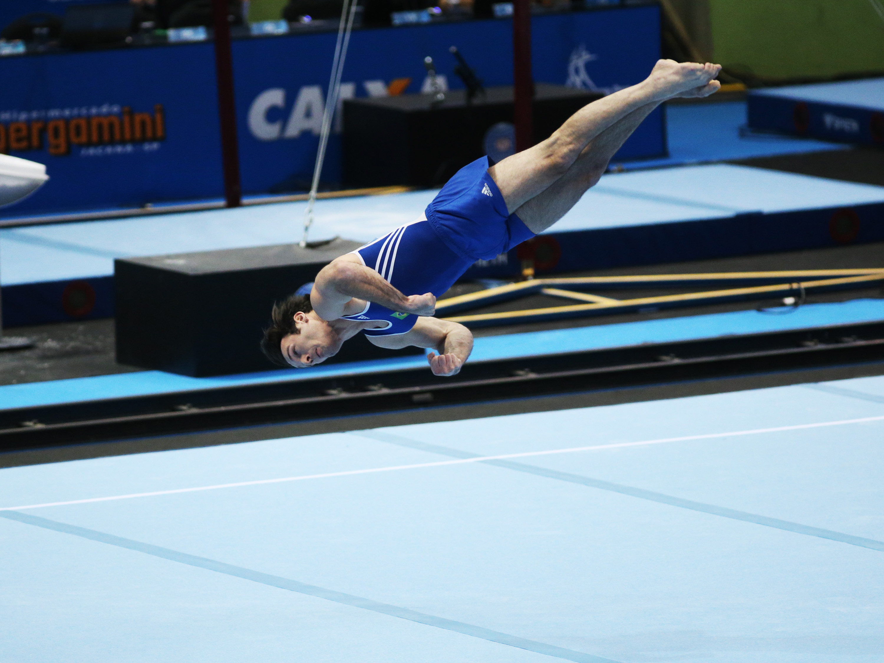 Após bronze no salto, Diego Hypolito conquista a prata na final do solo