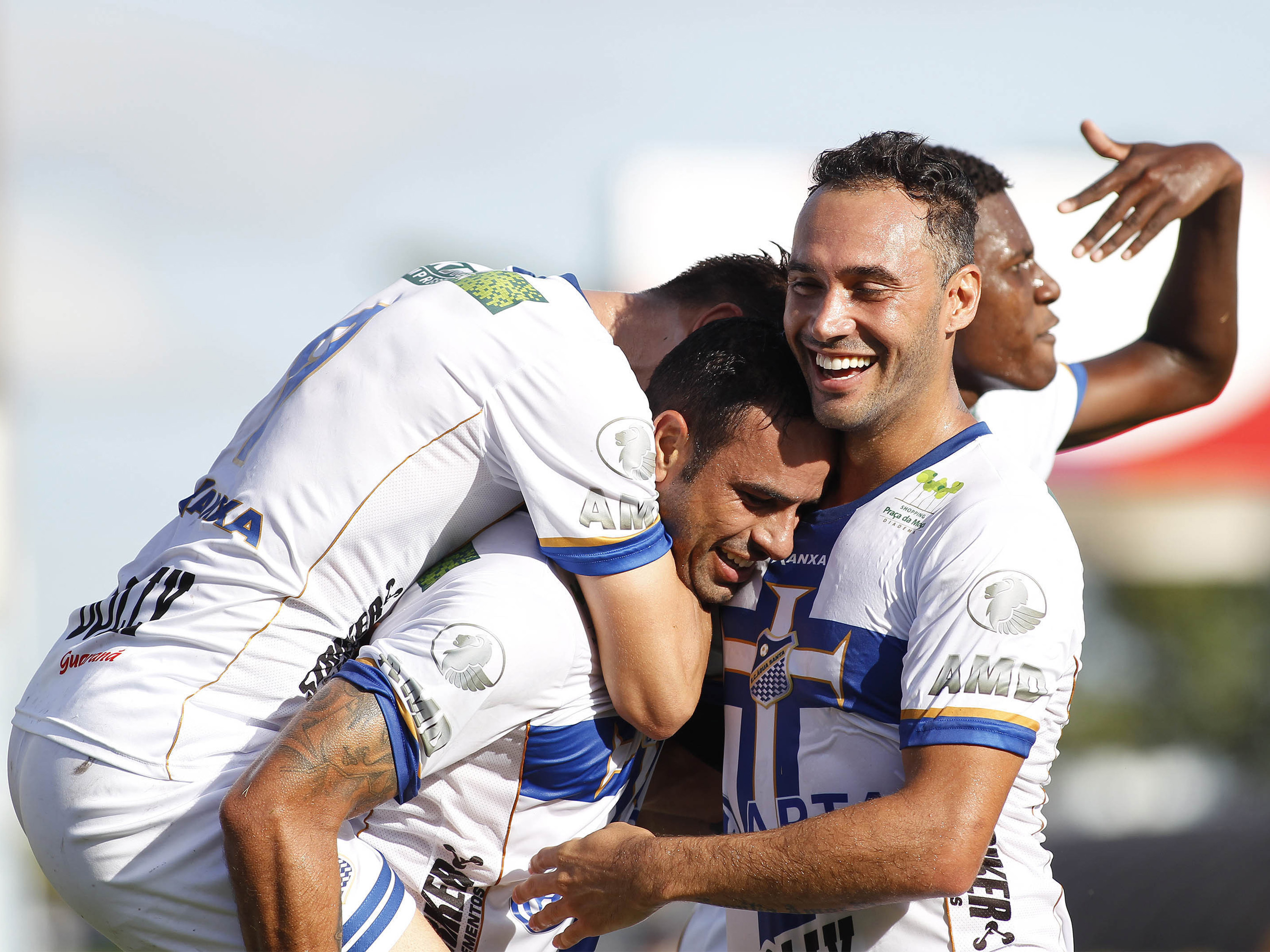alx_esporte-agua-santa-palmeiras-03272016-01_original.jpeg Jogadores do Água Santa comemoram gol na goleada por 4 a 1 sobre o Palmeiras, em Presidente Prudente no interior de São Paulo