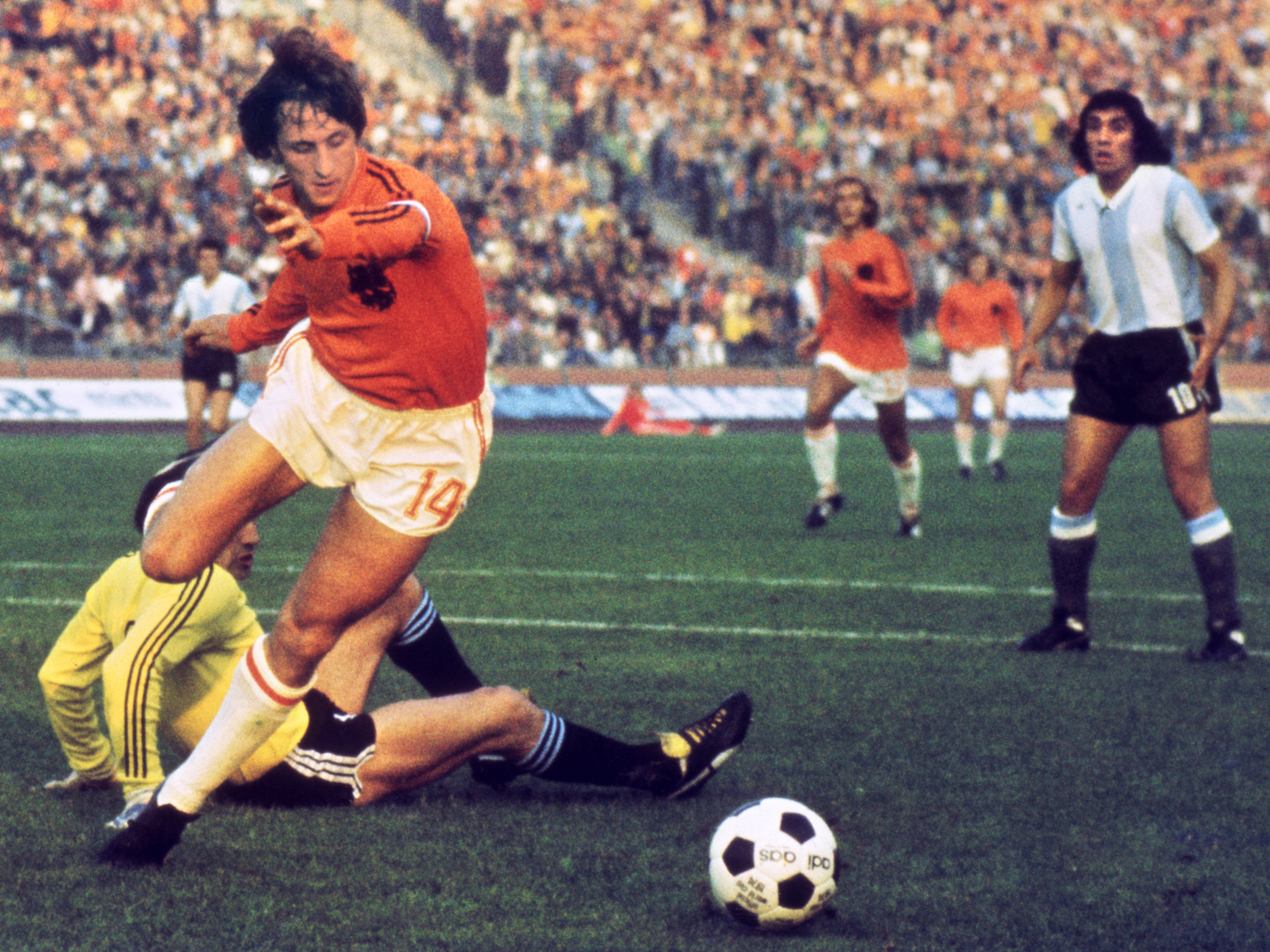 Cruyff, o ‘pai do futebol moderno’