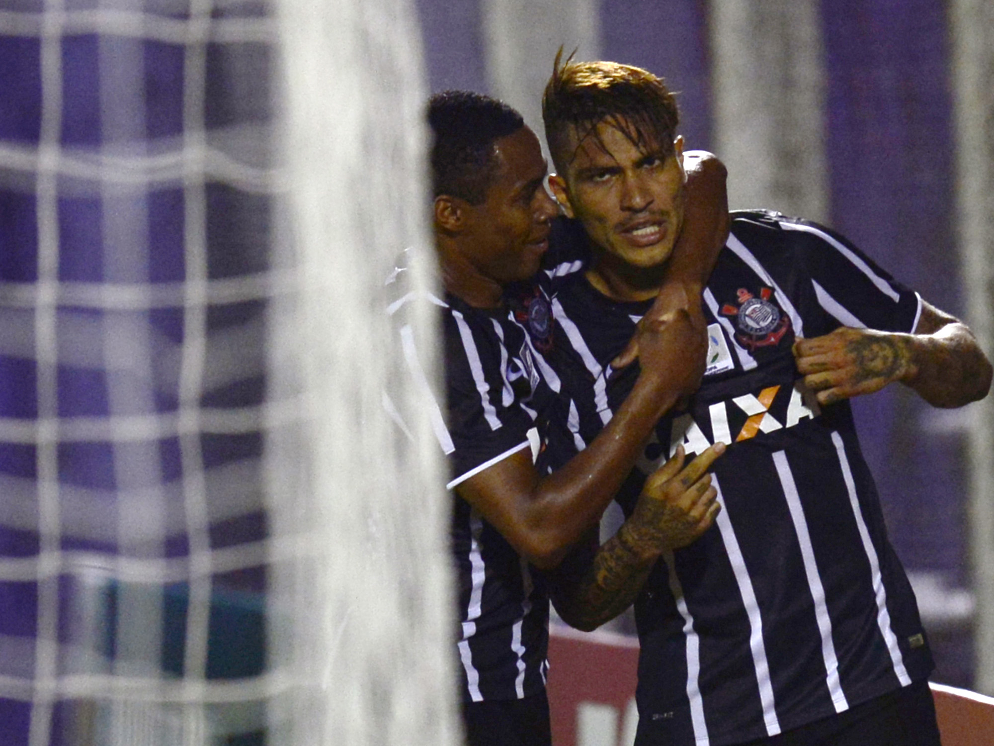 Corinthians bate Danubio no Uruguai e encaminha classificação