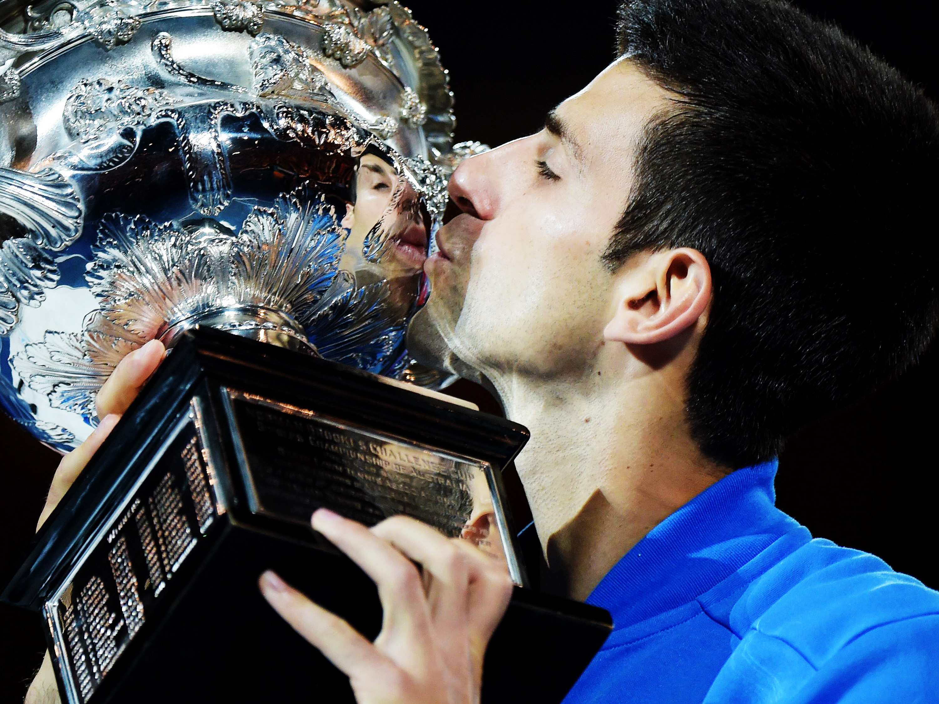Djokovic bate Murray e é pentacampeão na Austrália