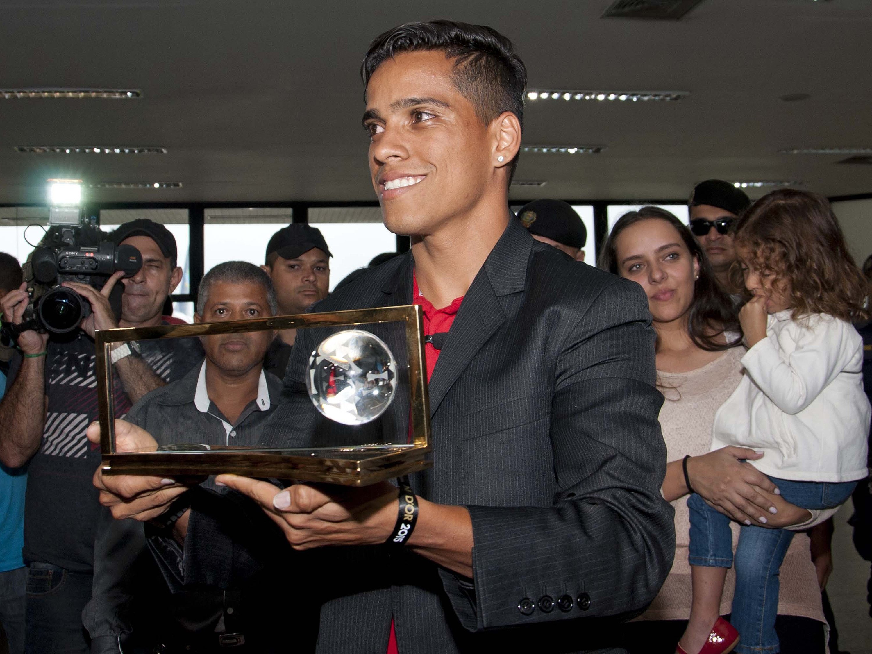 Wendell Lira, vencedor do Prêmio Puskás, é demitido do Vila Nova