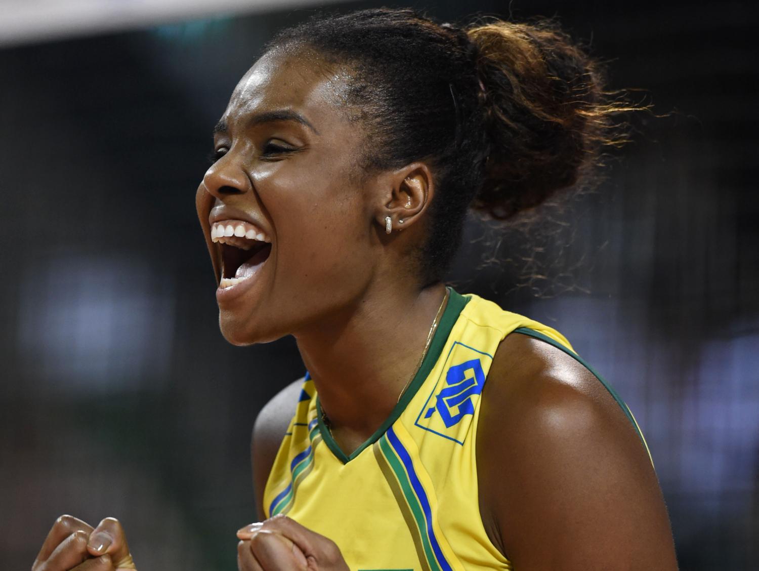 Fabiana, do vôlei, será a primeira atleta a carregar a tocha da Rio-2016 no Brasil