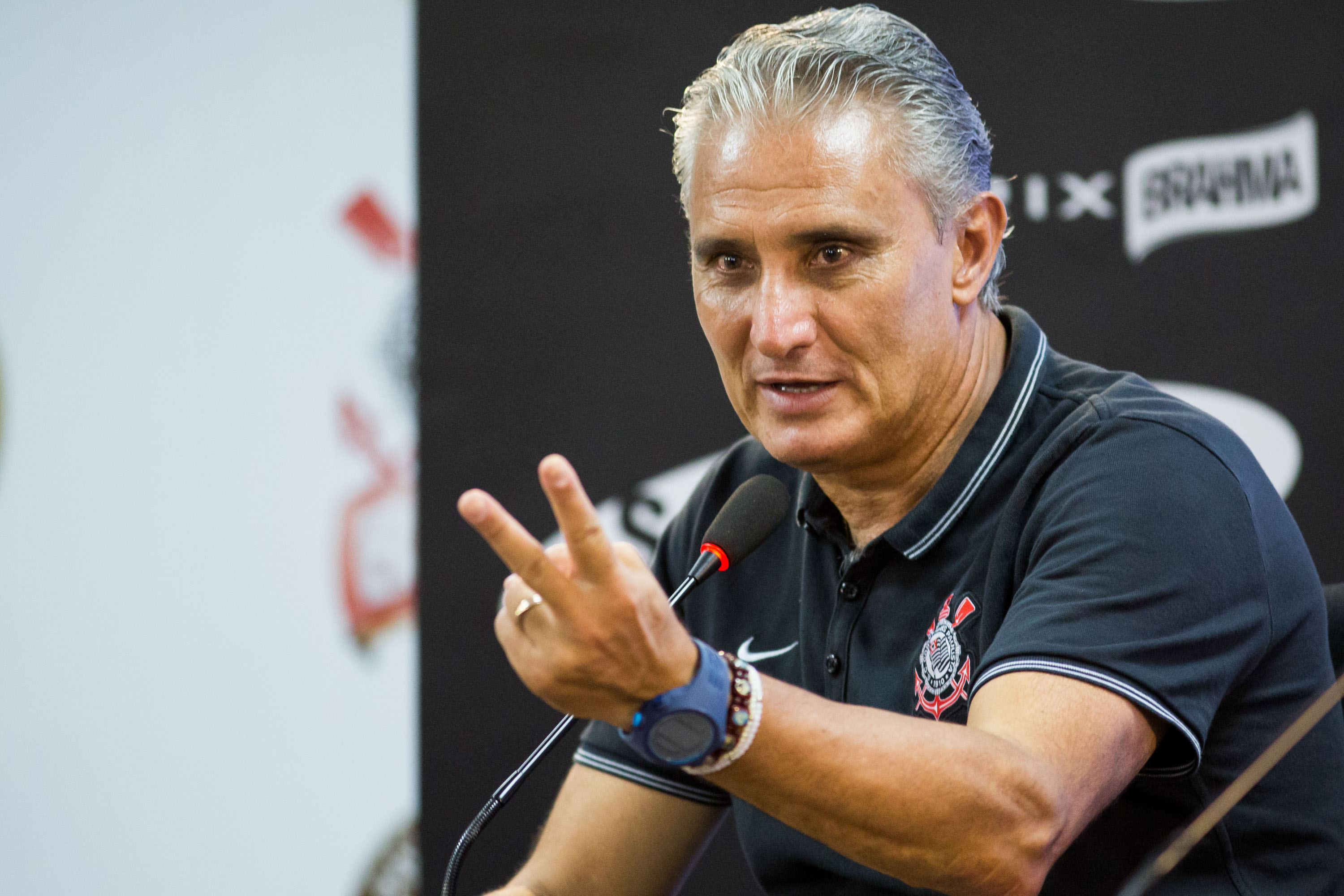 Técnico Tite quer evitar um segundo vexame na fase preliminar da Copa Libertadores