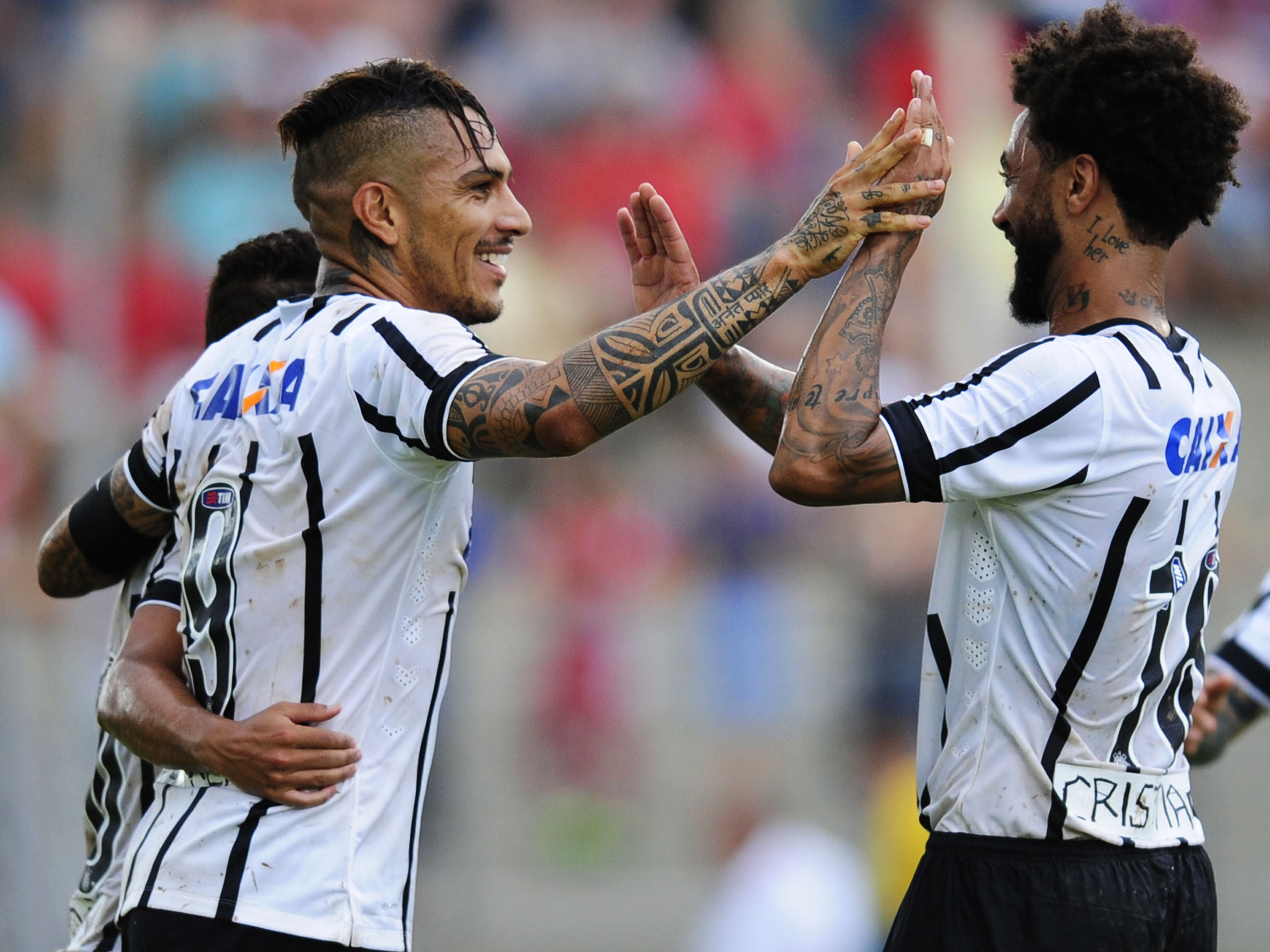 Corinthians e São Paulo vencem no Campeonato Paulista