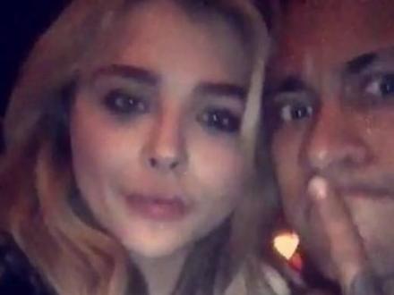 Chloë Grace Moretz: quem é atriz fã do Cruzeiro que posou com namorada