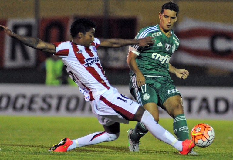 Palmeiras estreia na Libertadores com empate frustrante