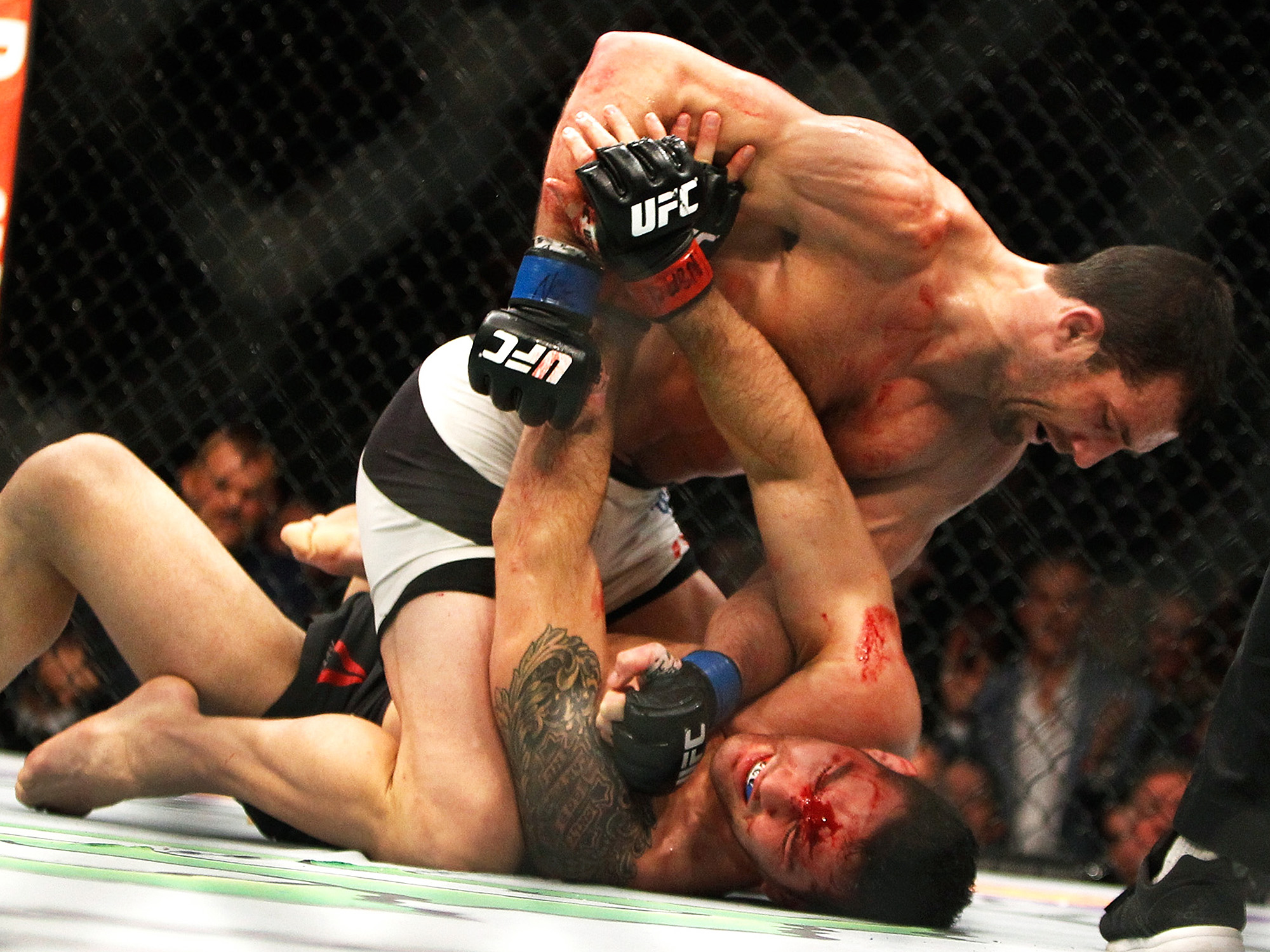 UFC 194: José Aldo é nocauteado em 13s e McGregor é o novo campeão