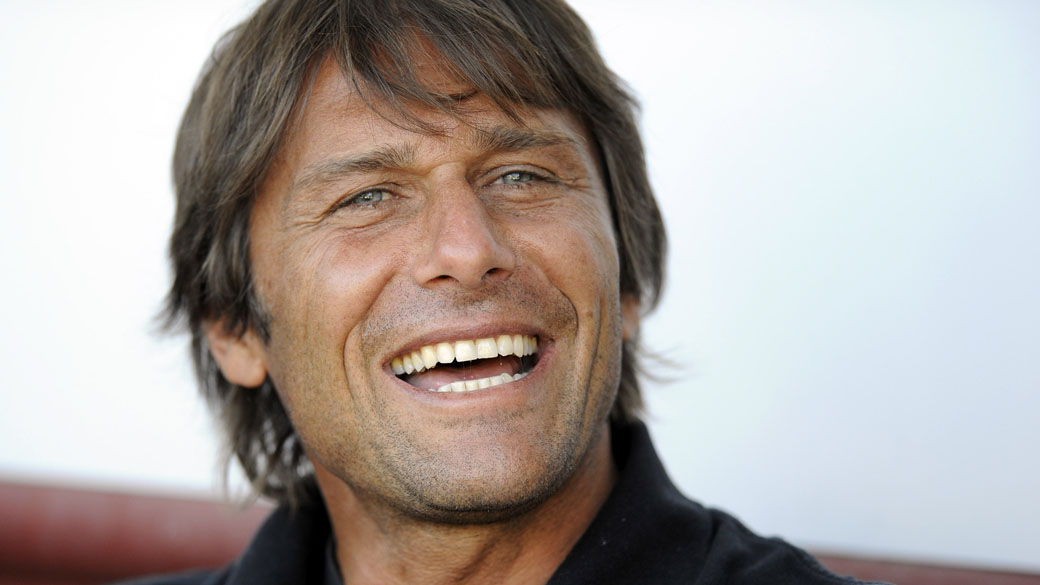 Chelsea anuncia contratação de técnico da seleção italiana
