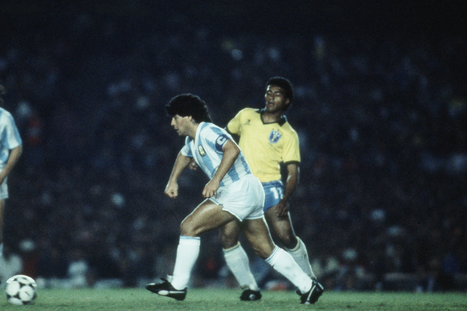 Para rever em casa: um show da seleção com caneta de Romário em Maradona