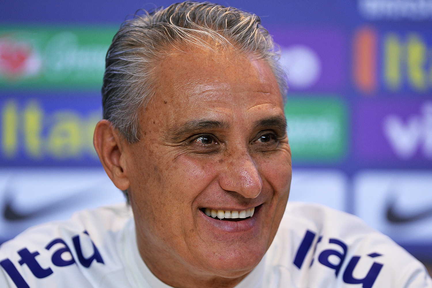 Complacência? Tite é traído pelo ‘titês’