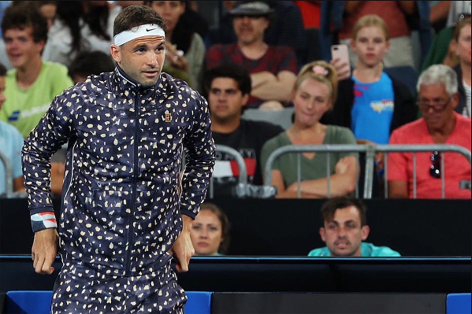 Tenista búlgaro rouba a cena com visual bizarro no Australian Open