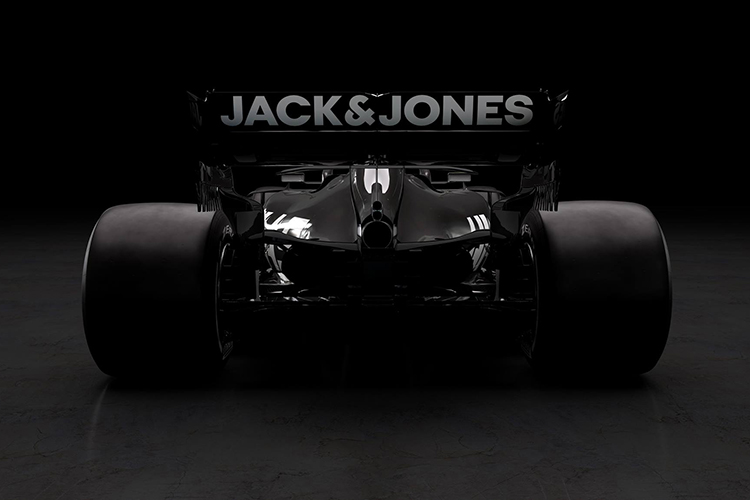 F1: Haas mostra carro para temporada 2019 com pintura  em preto e dourado