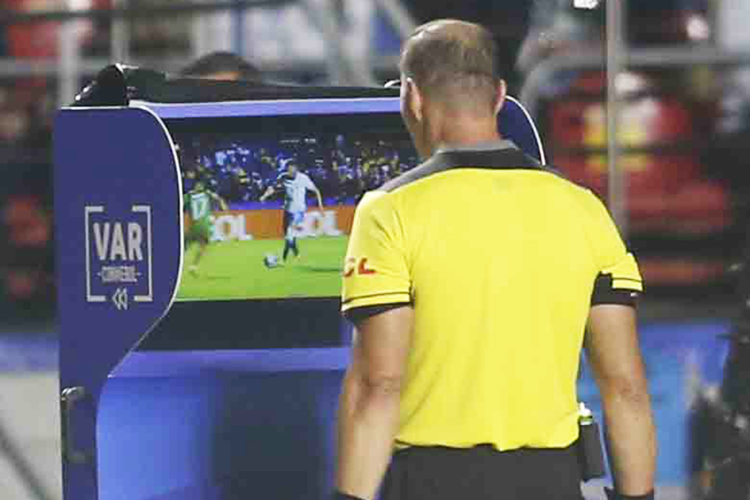 Copa América: VAR é protagonista na estreia e confunde até Galvão Bueno