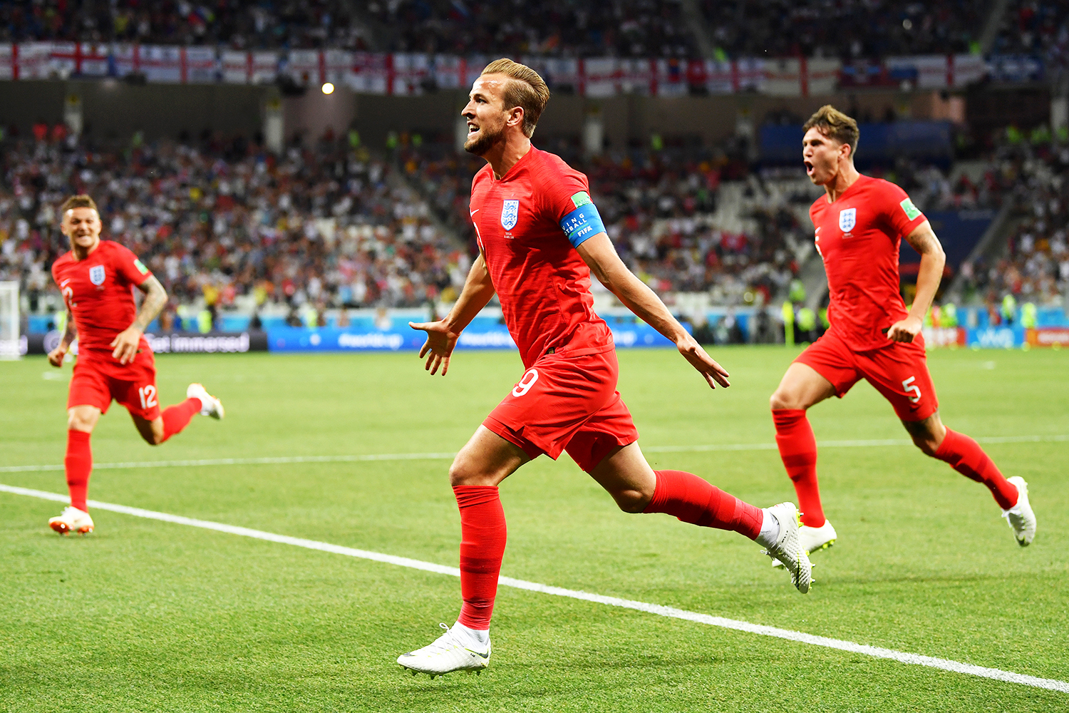 Na Inglaterra, jogo da seleção bate casamento real; maior audiência do ano
