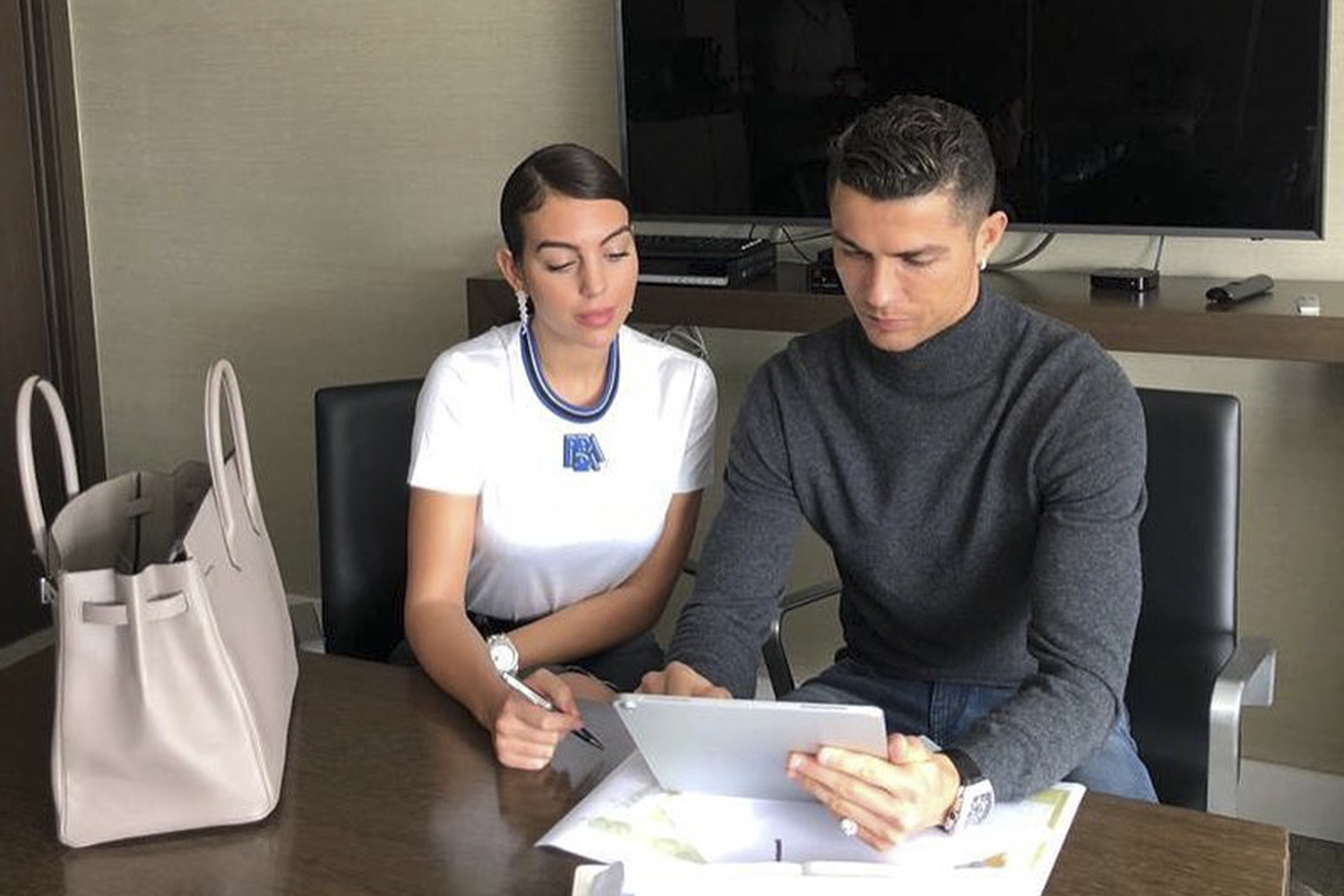 Cristiano Ronaldo abrirá clínica de implante capilar em Madri
