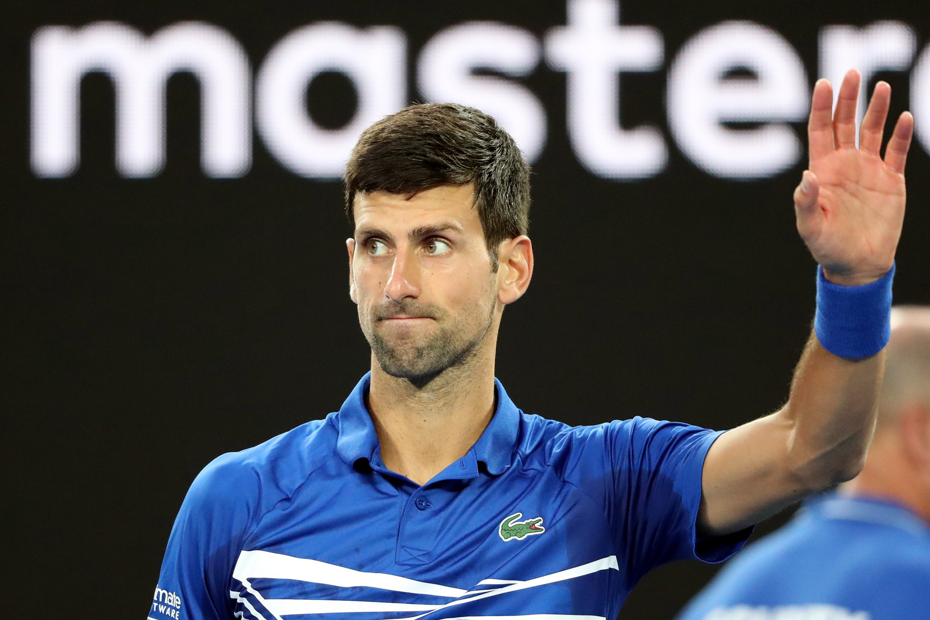 Djokovic avança em busca do hepta na Austrália; Serena está fora