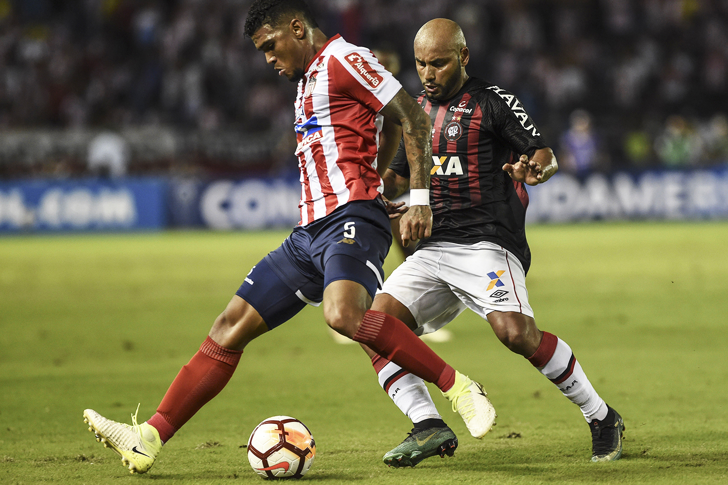 Athletico-PR busca glória internacional contra o Junior Barranquilla