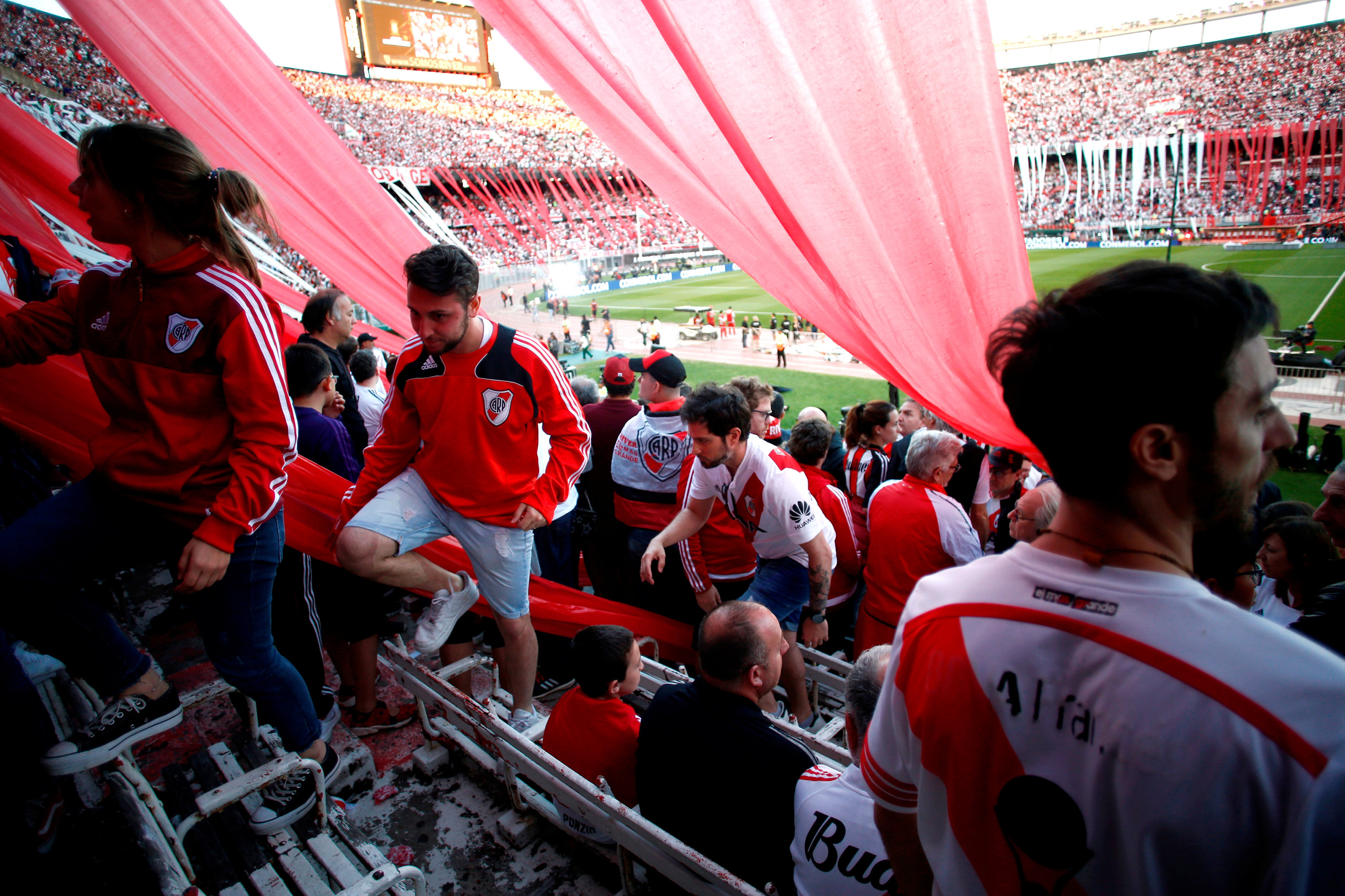Libertadores: final única, torcedores sentados e sem bandeiras grandes