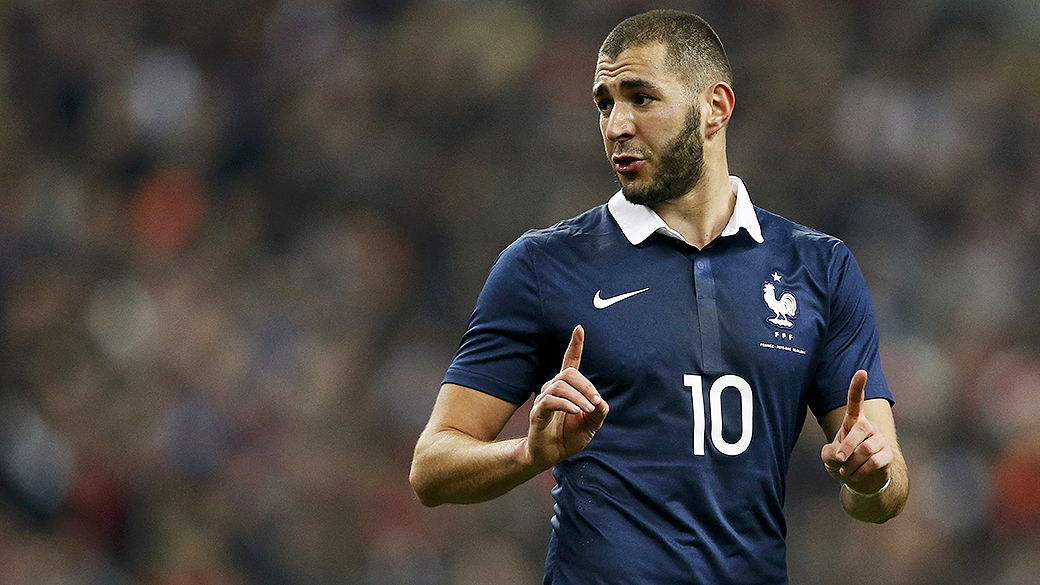 Seleção francesa suspende Benzema por suspeita de chantagem