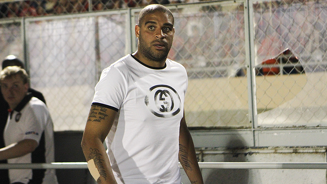 Adriano tenta de novo: agora pode ir para o Guaratinguetá