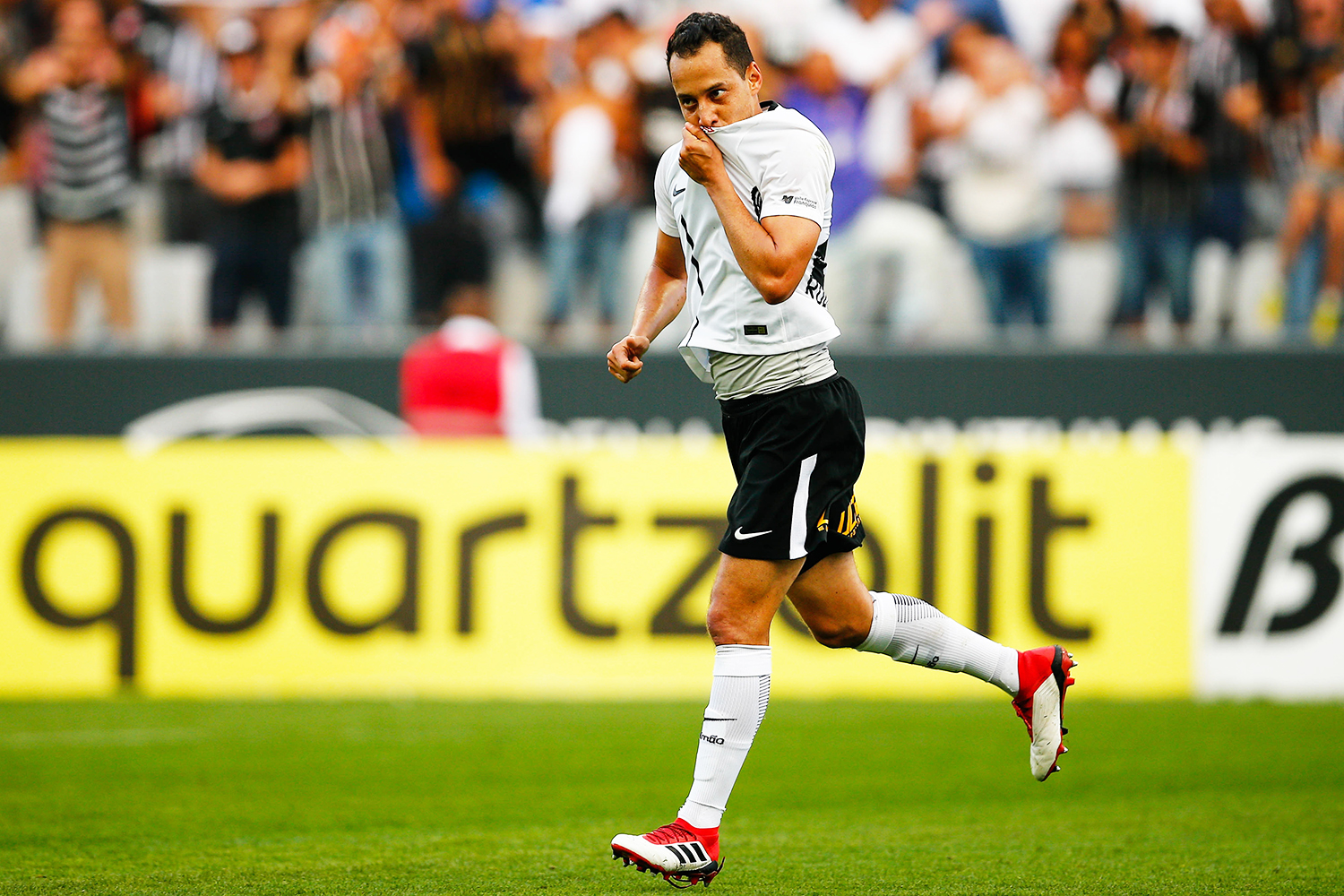 Corinthians vence o Palmeiras no Campeonato Paulista