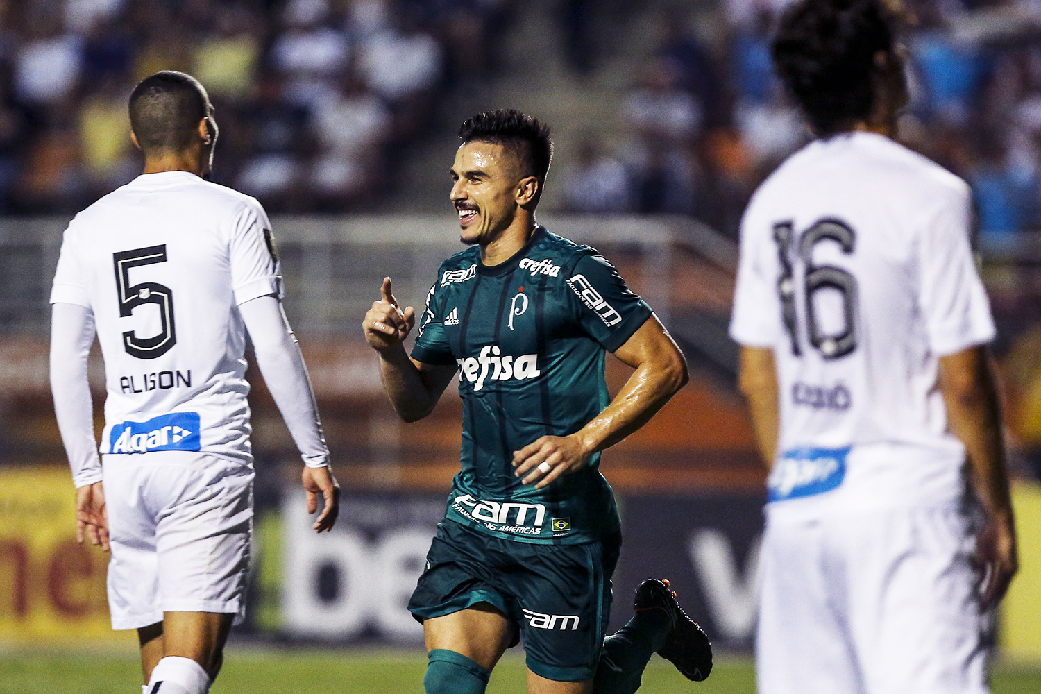 Palmeiras sai na frente do Santos na decisão do Paulista Feminino