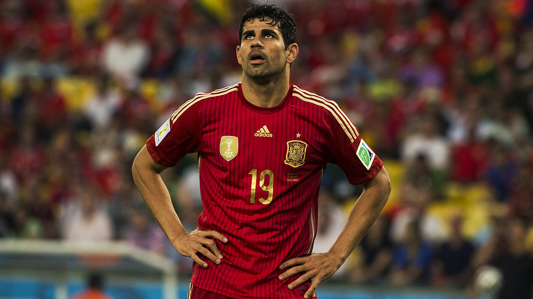 Espanha anuncia lista de convocados para a Copa, com 3 brasileiros
