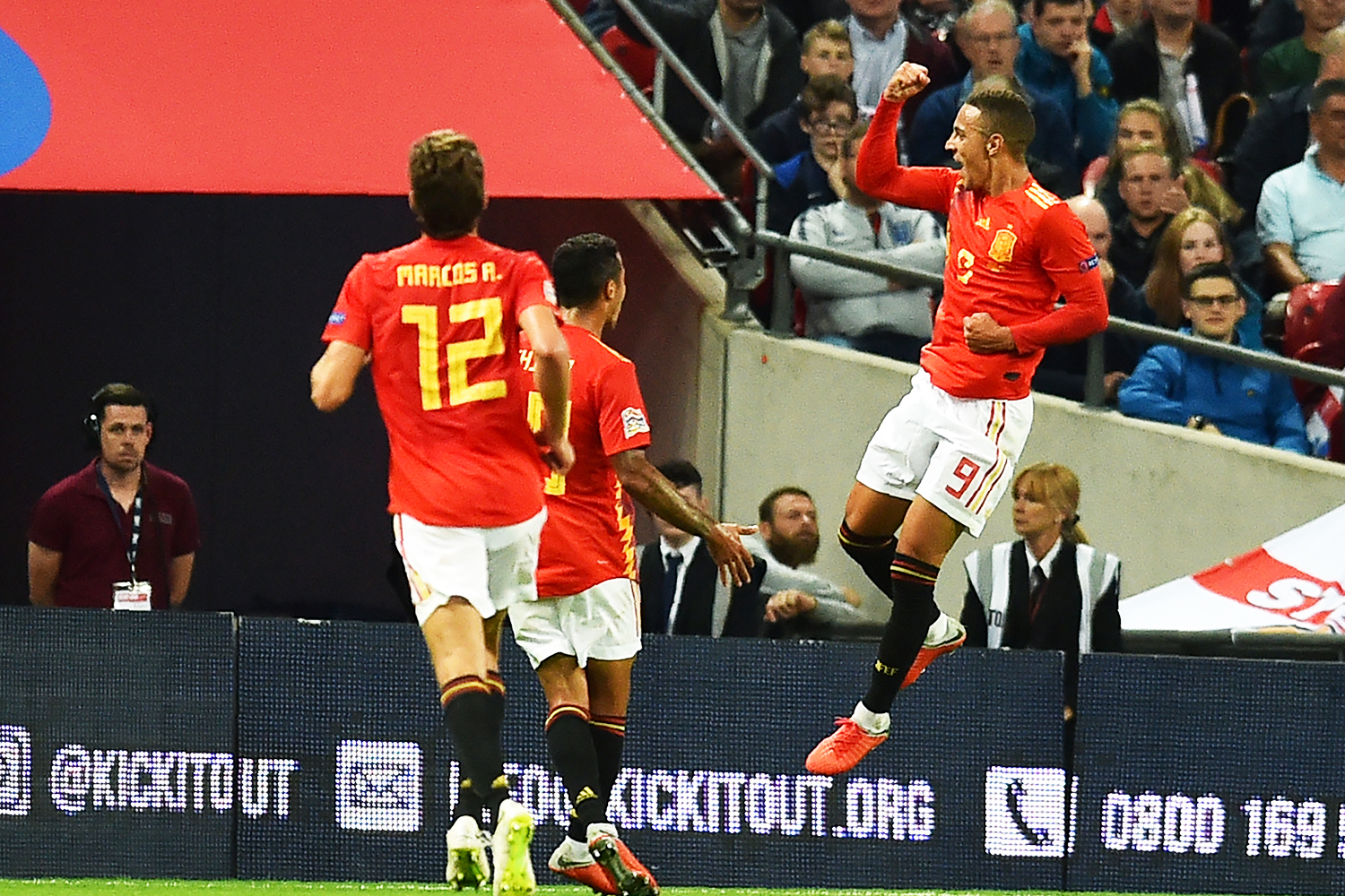 Espanha vence Inglaterra de virada pela Liga das Nações