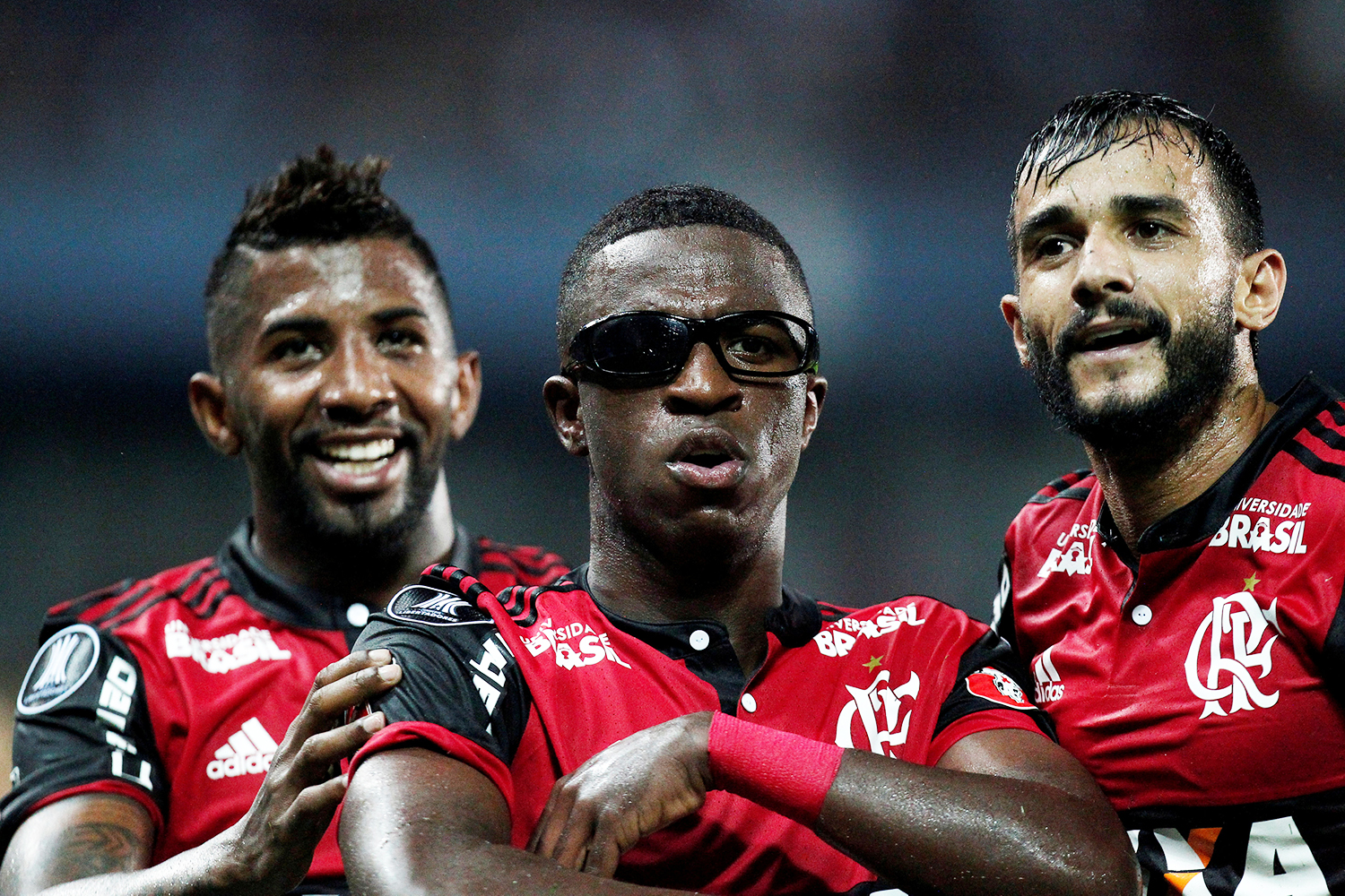 Vinícius Jr. alfineta críticos e celebra show na Libertadores