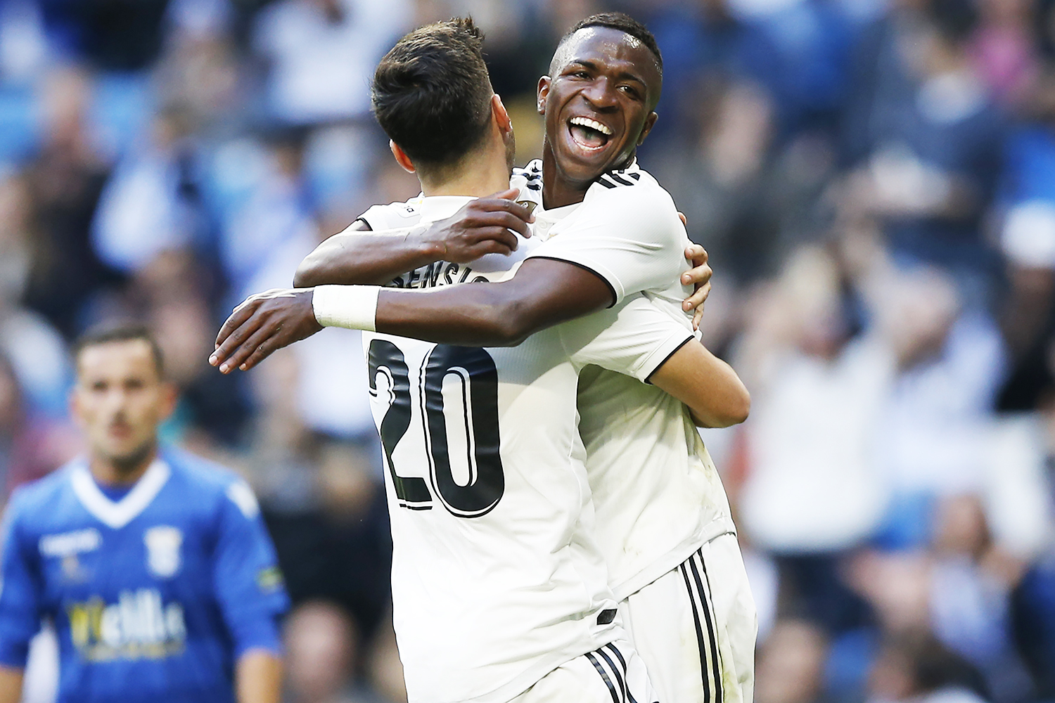 Vinicius Junior marca e Real Madrid avança na Copa do Rei