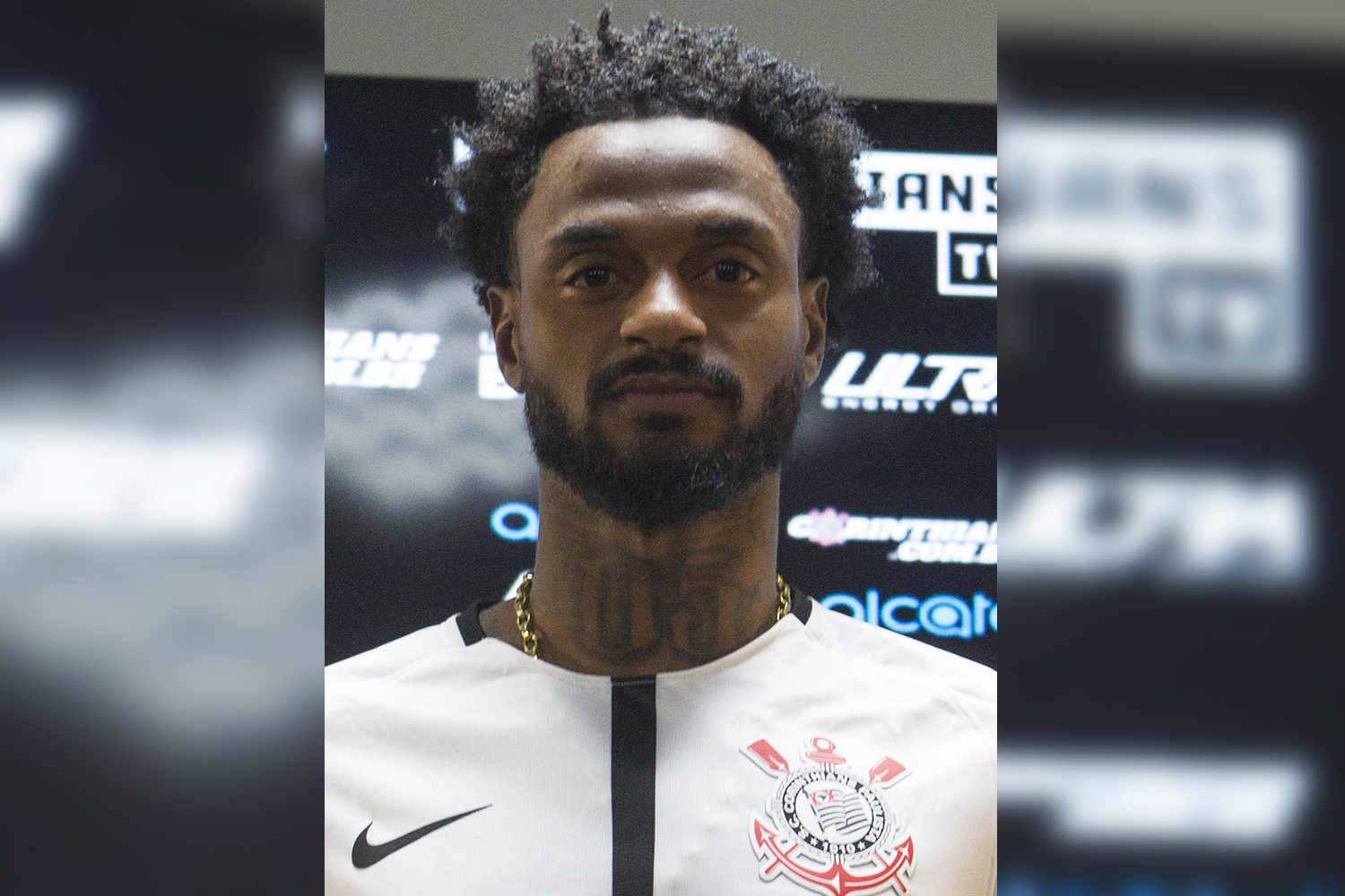 Renê Júnior rompe ligamento e só volta a jogar no Corinthians em 2019