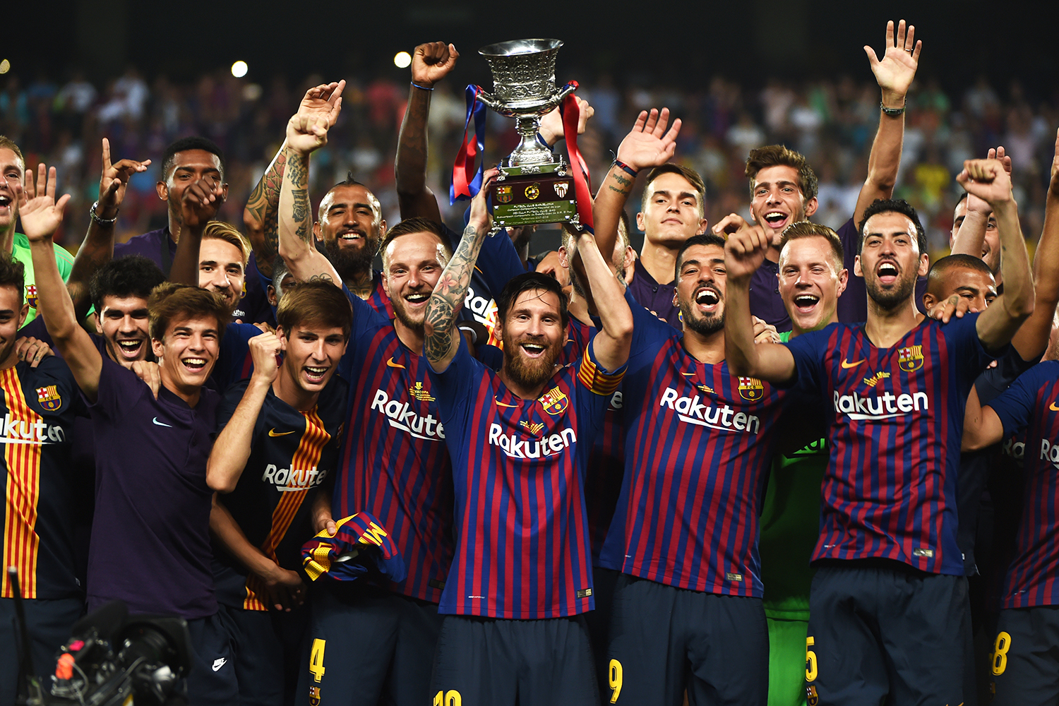 Barcelona vira em cima do Sevilla e conquista a Supercopa da Espanha