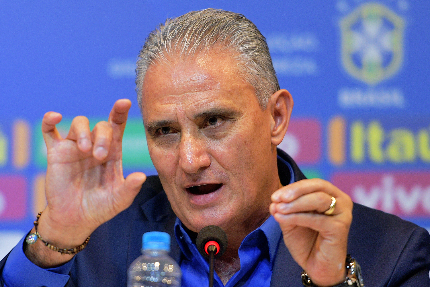 Tite começa a preparar novos jogadores para a Copa do Mundo de 2022