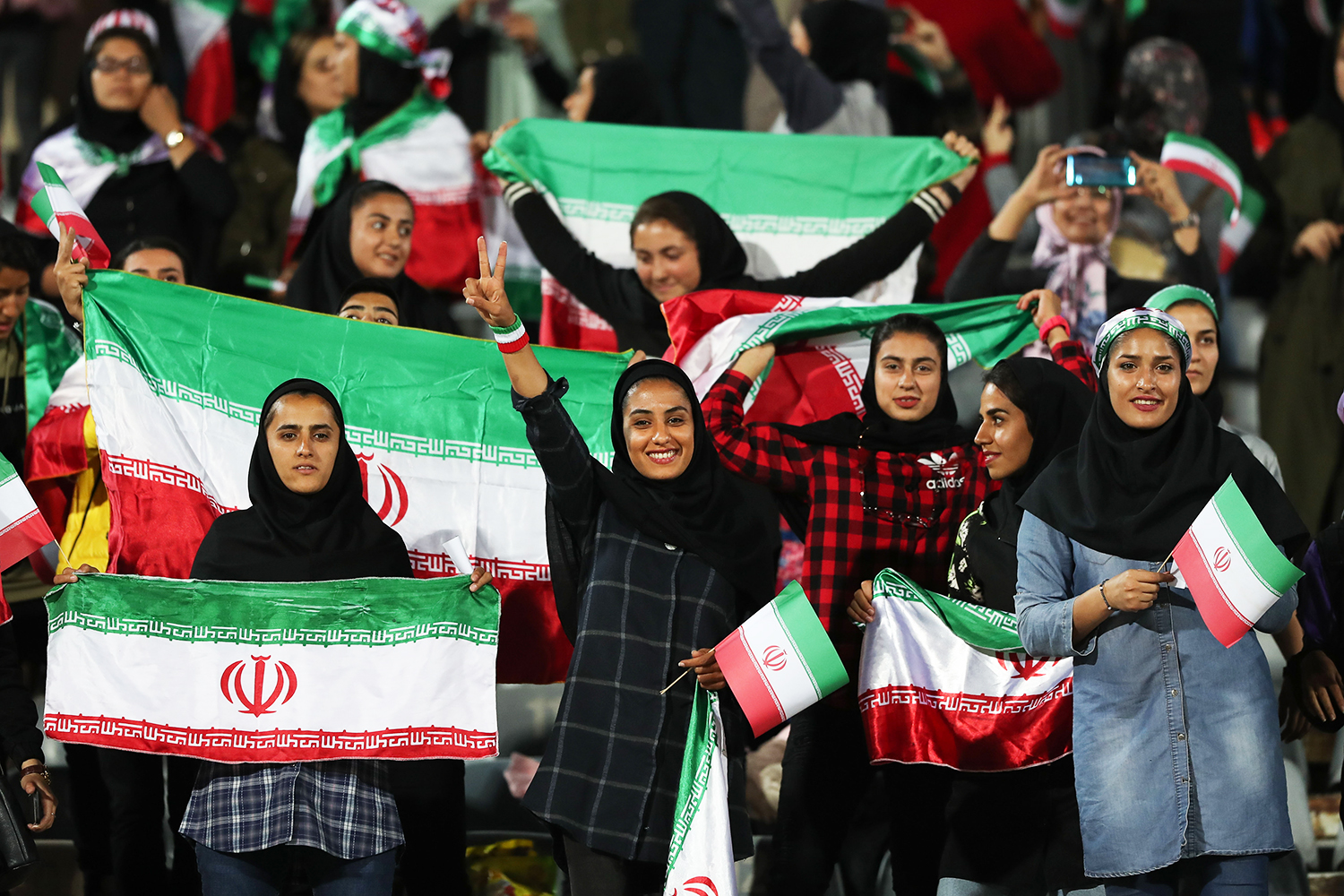 Irã vai permitir mulheres em jogos de futebol masculino
